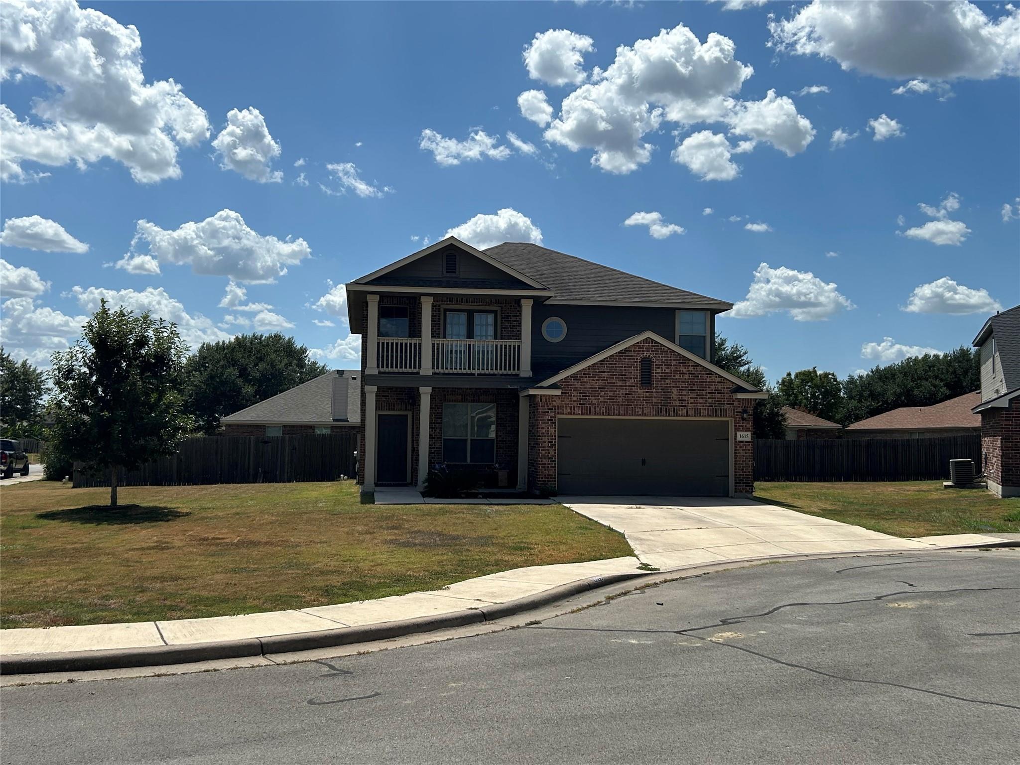 1615 Bluebell CIR — photo 3