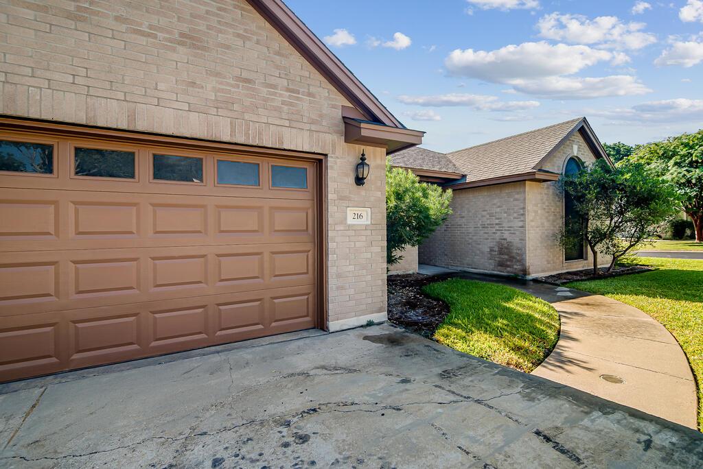 216 Meadow Brook DR — photo 3