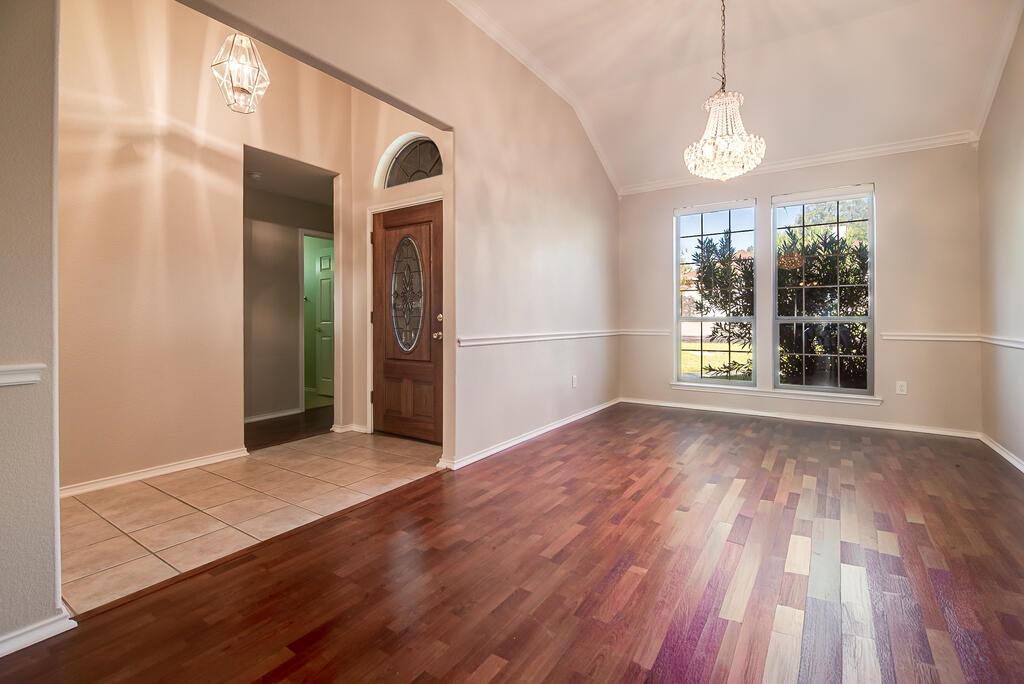 216 Meadow Brook DR — photo 4