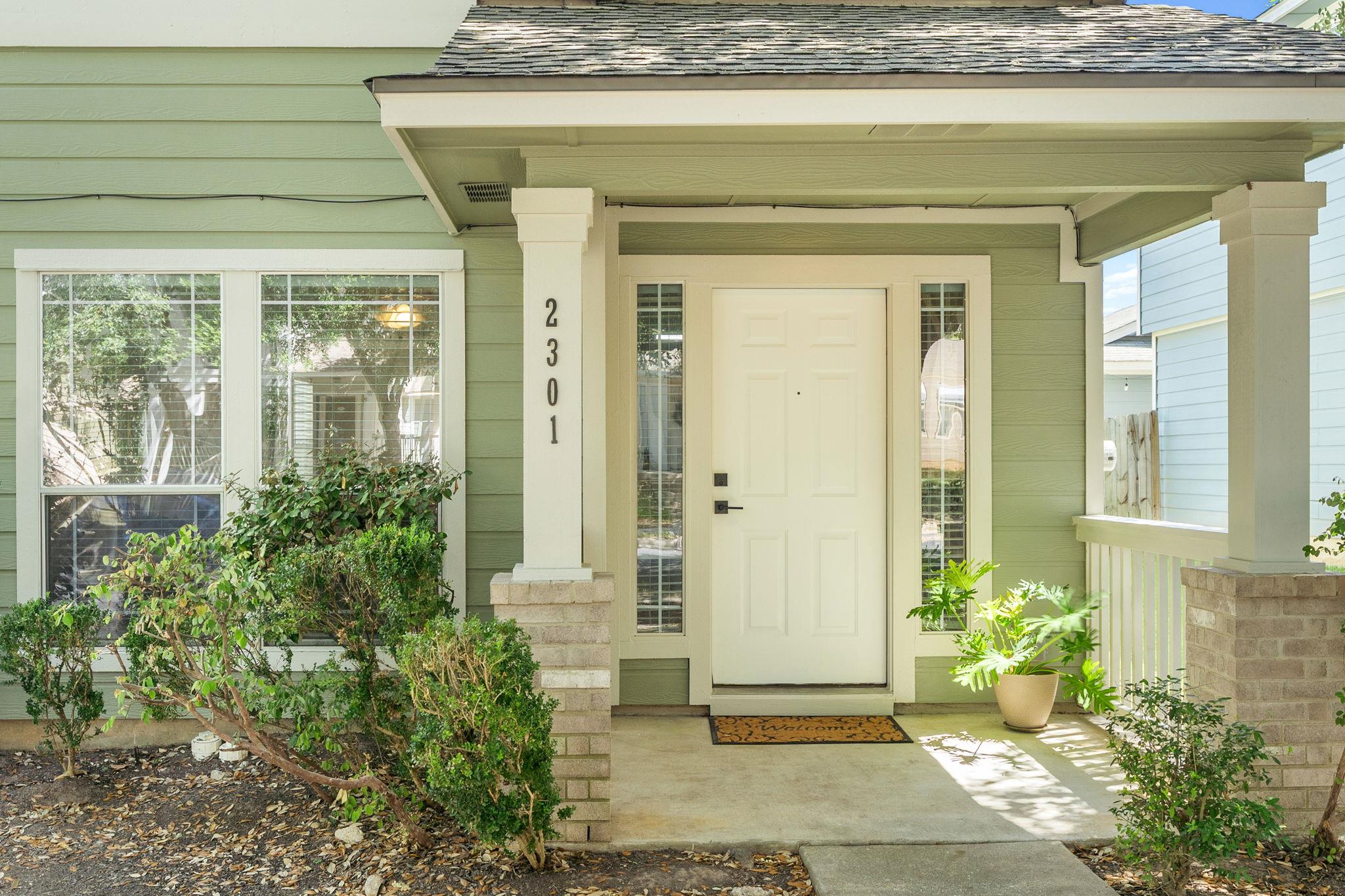 2301 Melissa Oaks LN