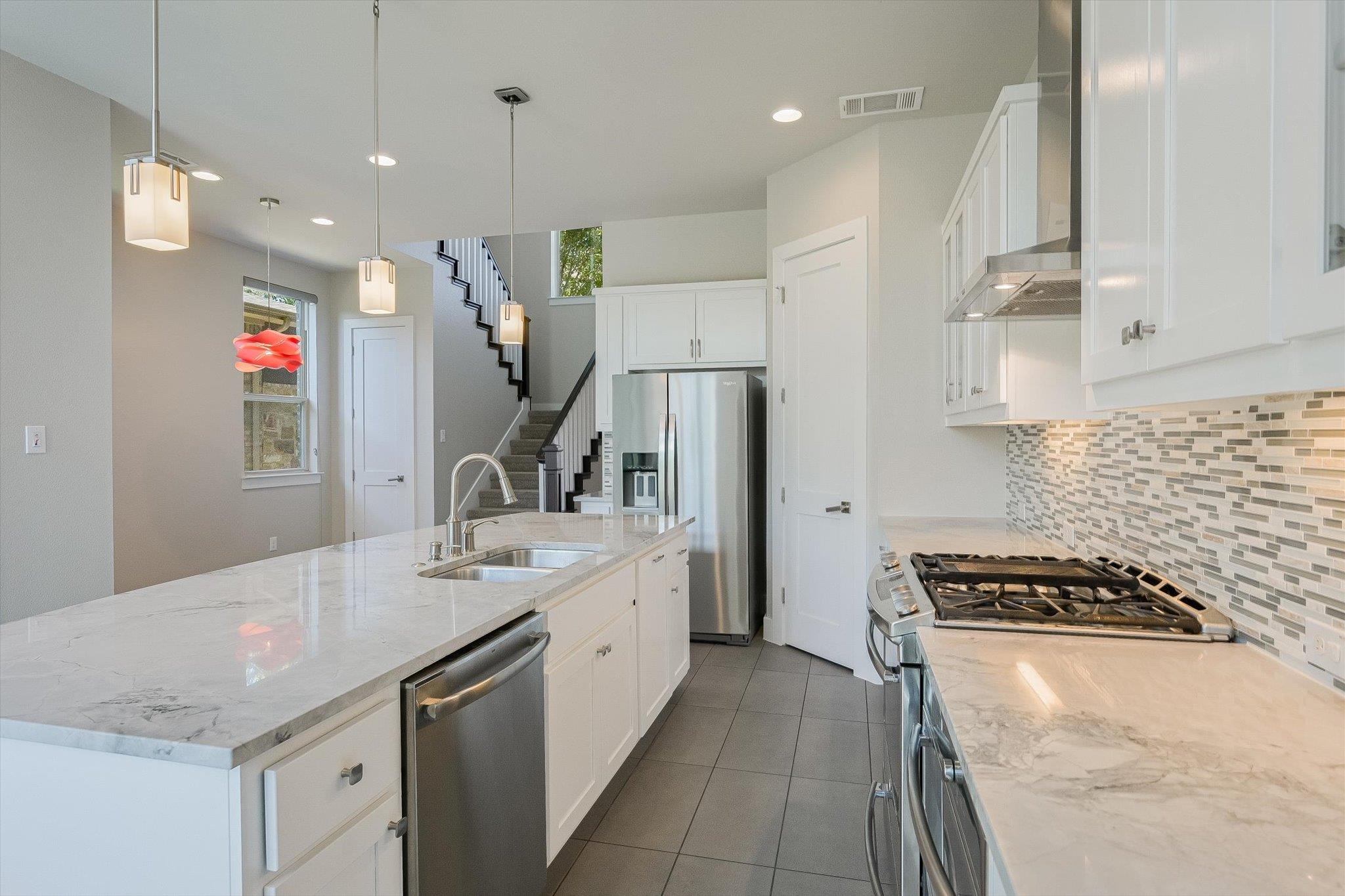 613 Baylee Love LN — photo 3