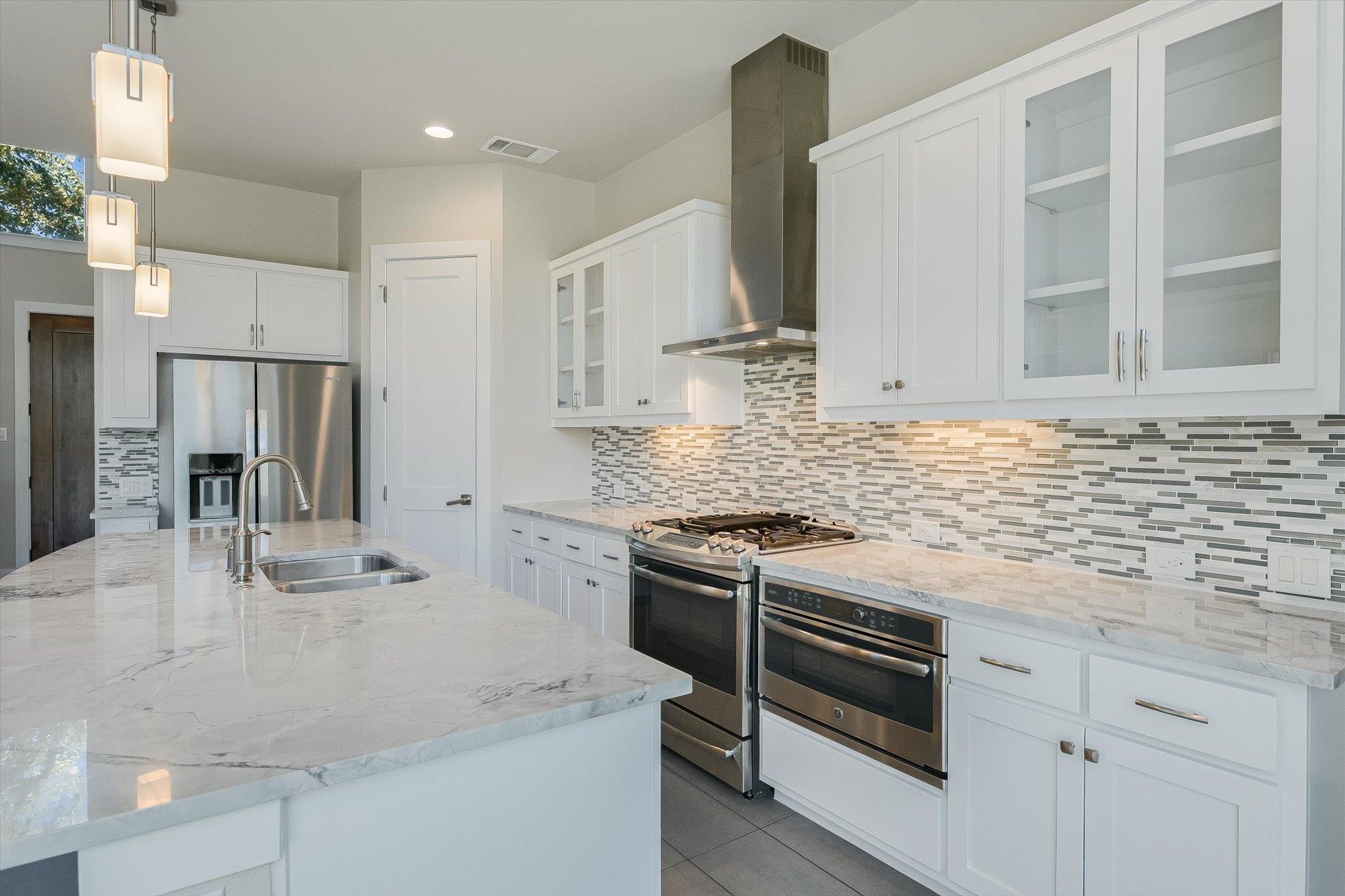 613 Baylee Love LN — photo 4