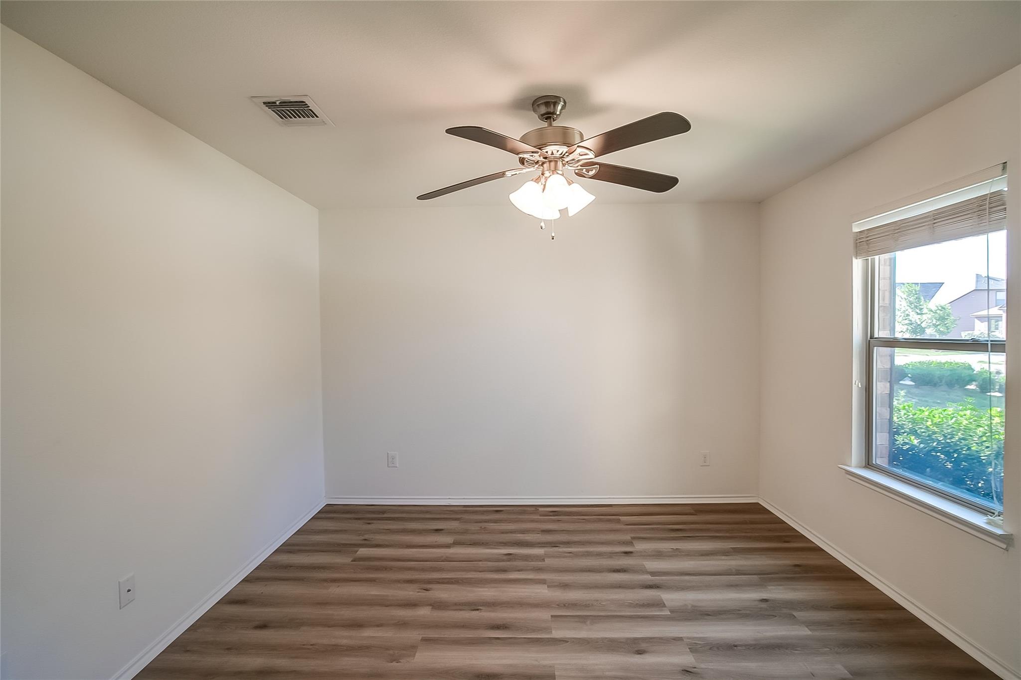 518 Carrington ST — photo 5