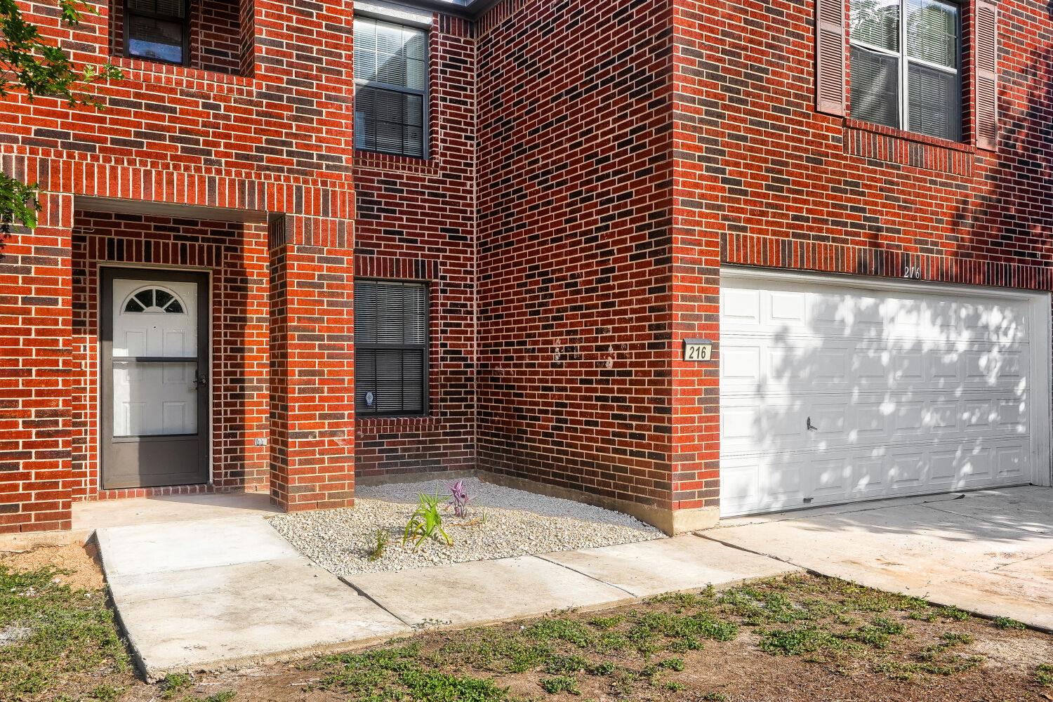 216 Capistrano DR — photo 4