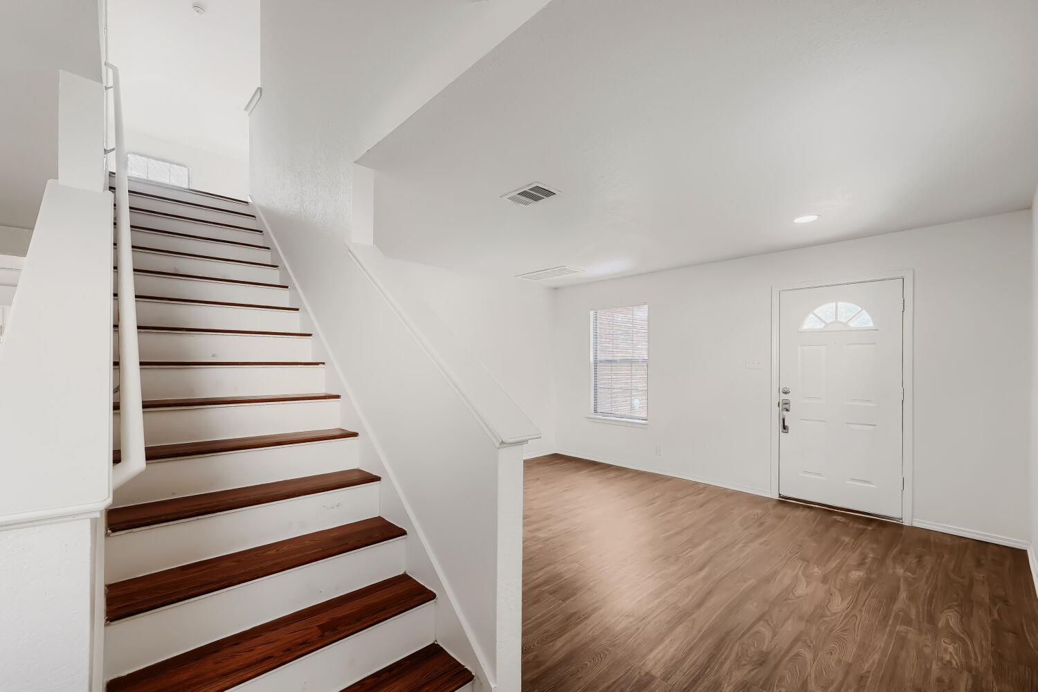 216 Capistrano DR — photo 5