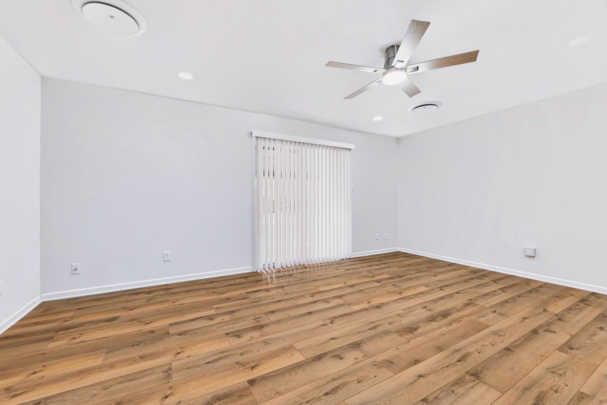 301 Carothers ST — photo 3