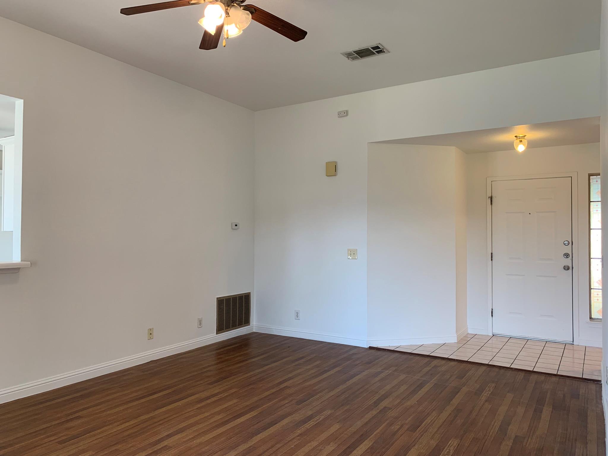 210 Evergreen CIR — photo 4