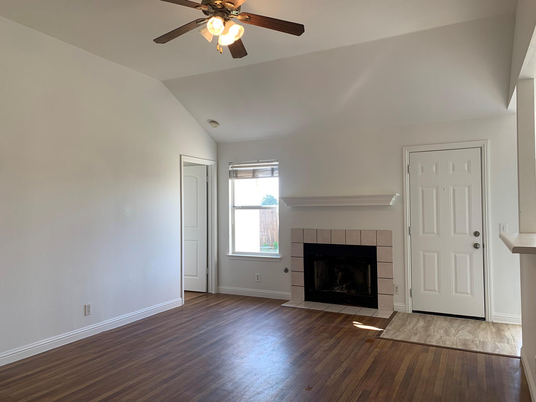 210 Evergreen CIR — photo 5