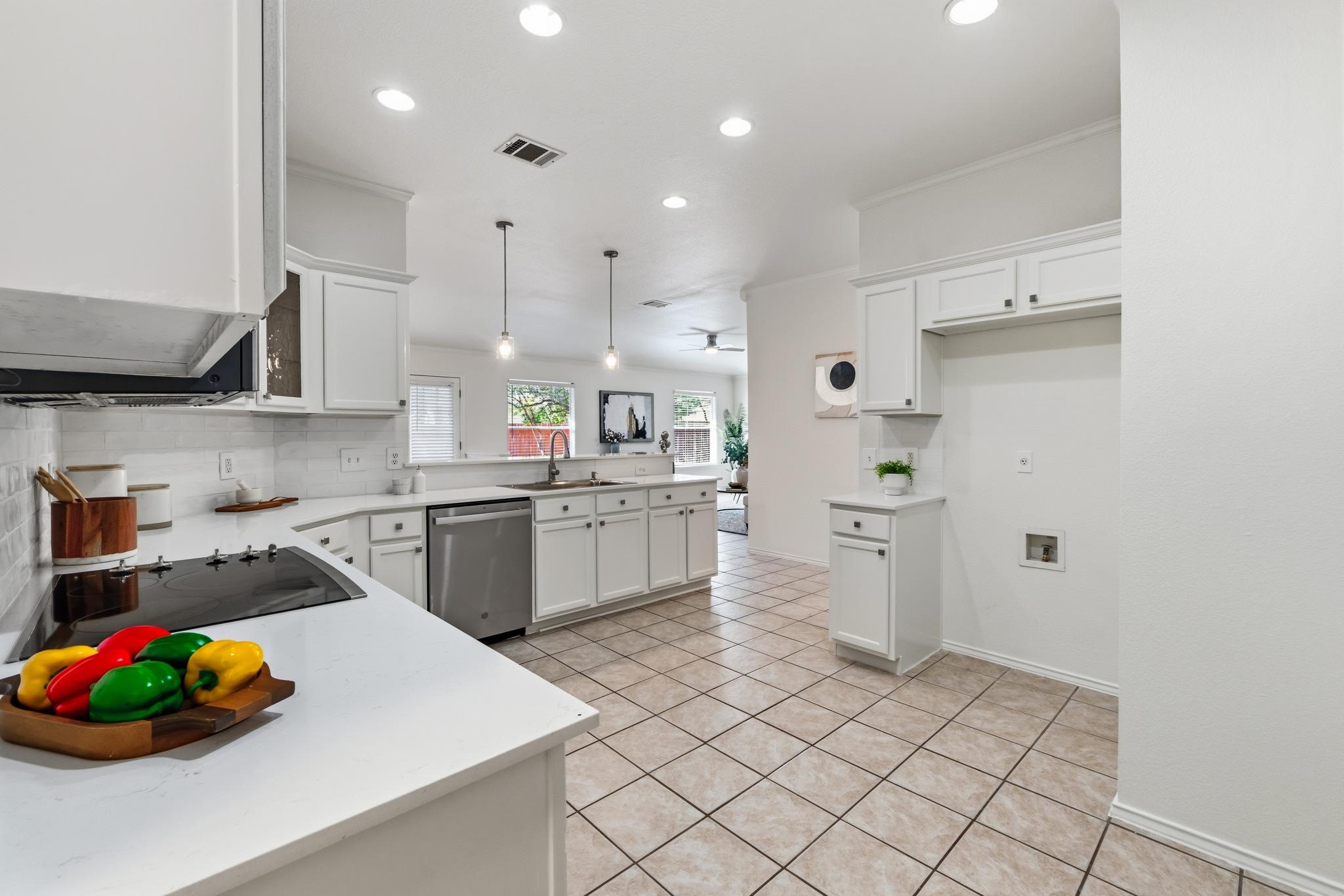 2502 Vernell WAY — photo 4