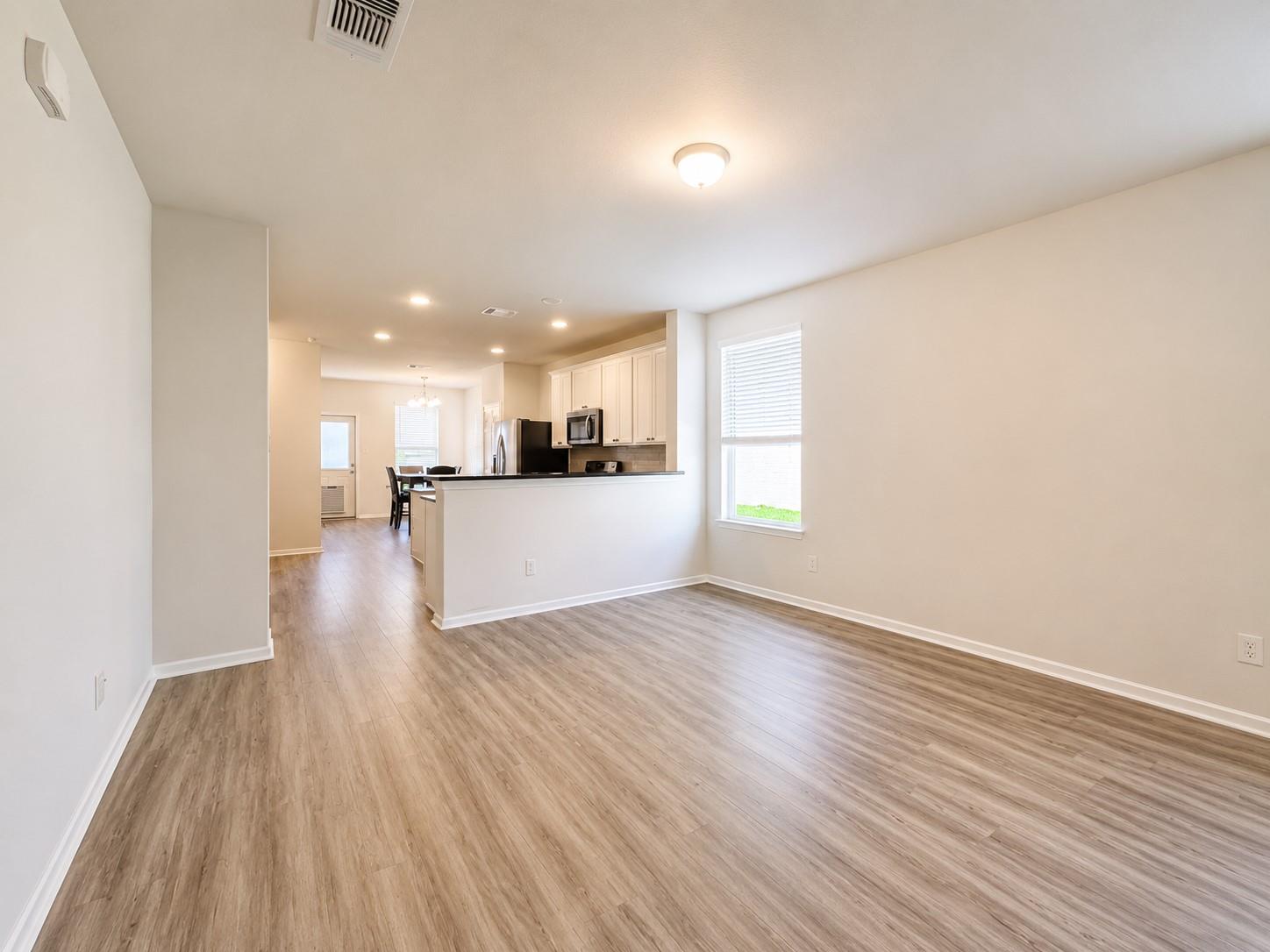 220 Pepperbark LOOP — photo 3