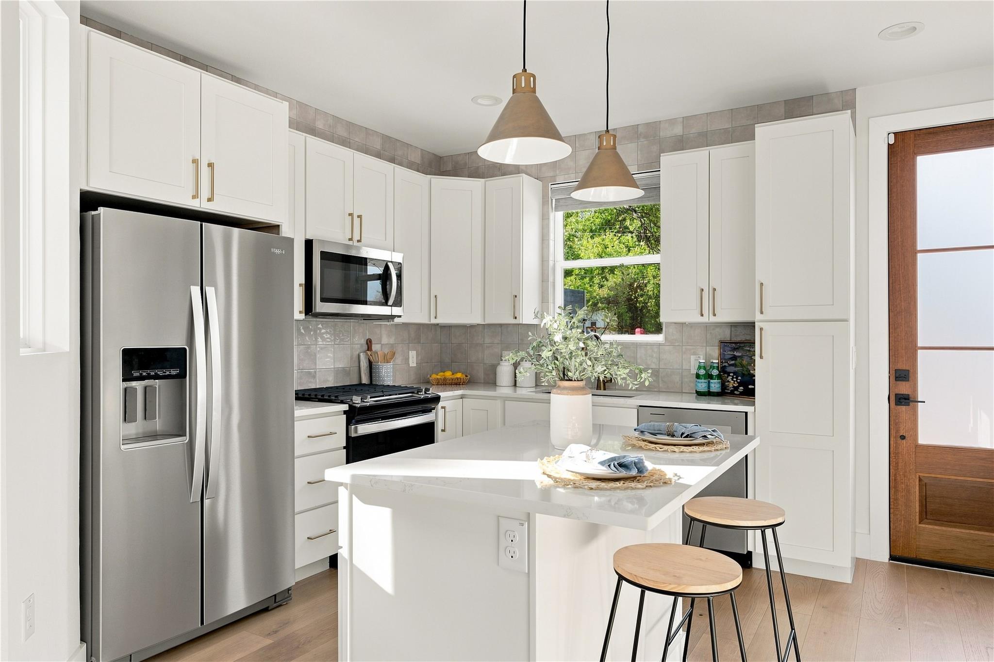 5506 Hudson ST #2 — photo 4