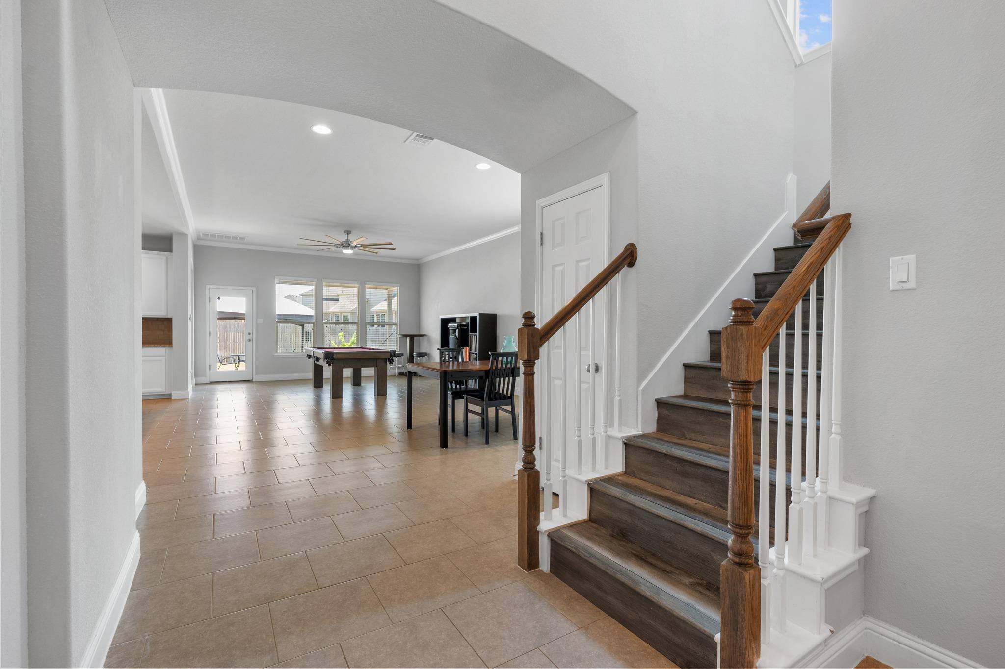 5817 Minerva CV — photo 3