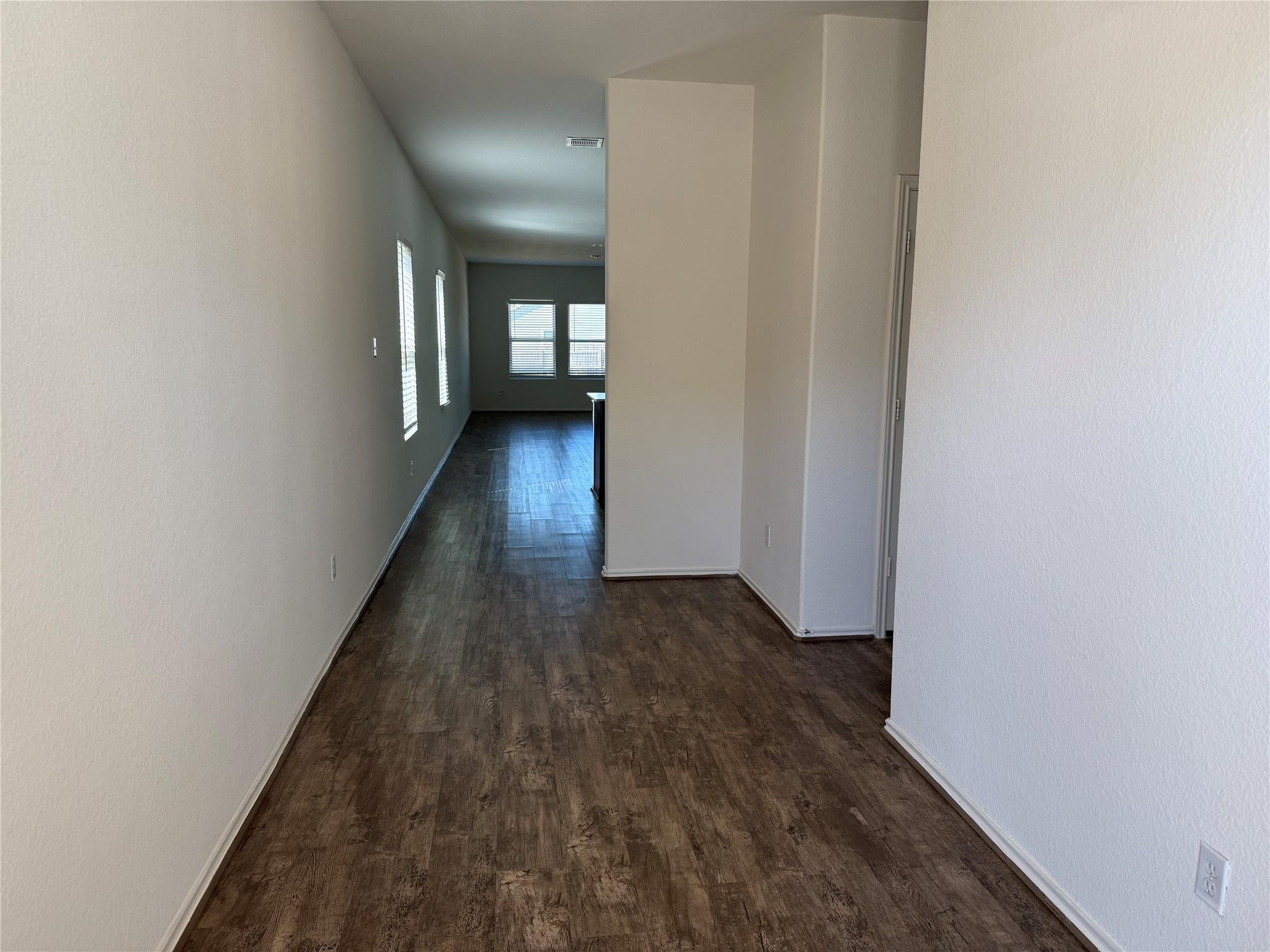 105 Crier CV — photo 4