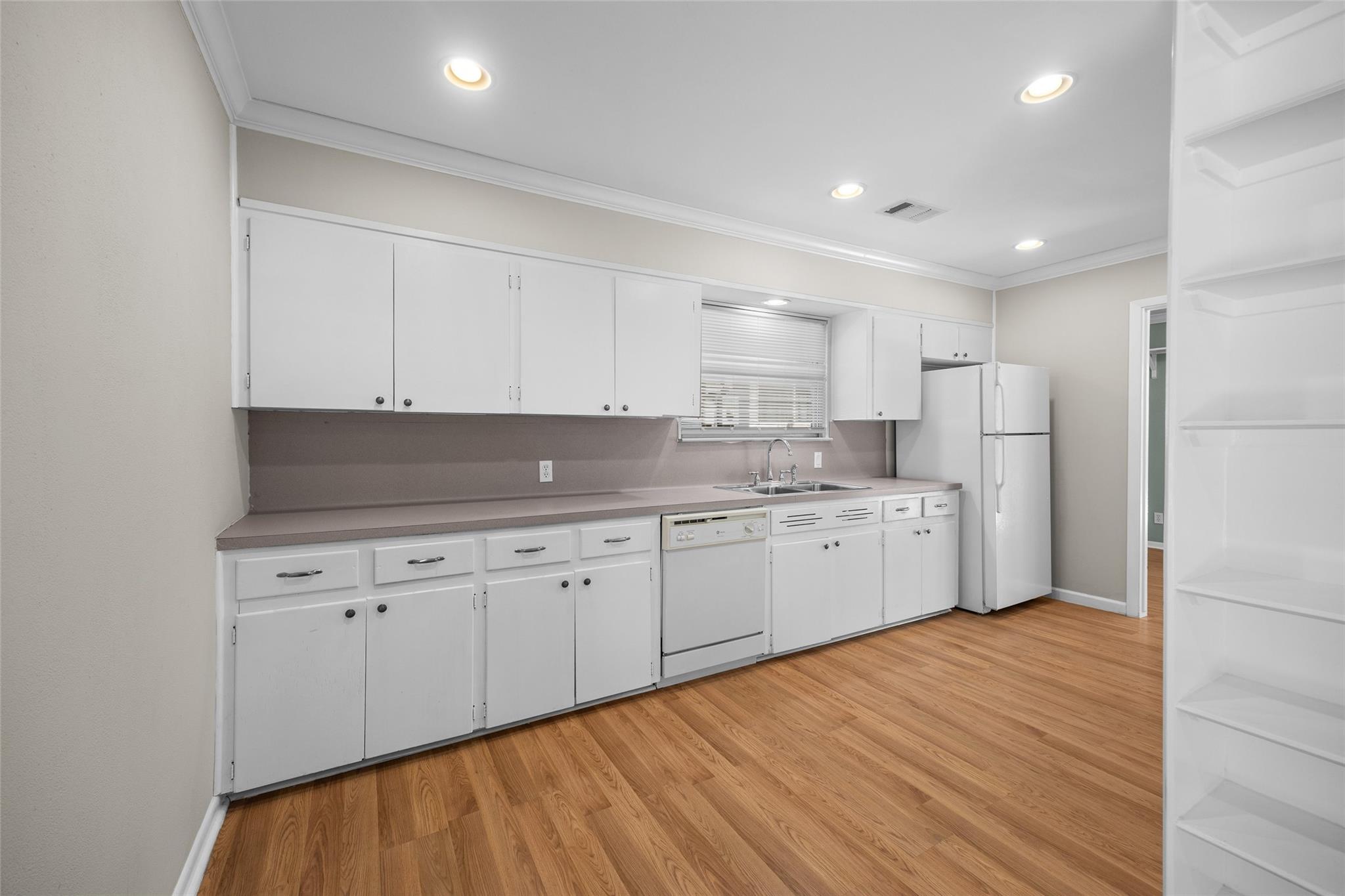 1404 Briarcliff BLVD — photo 3