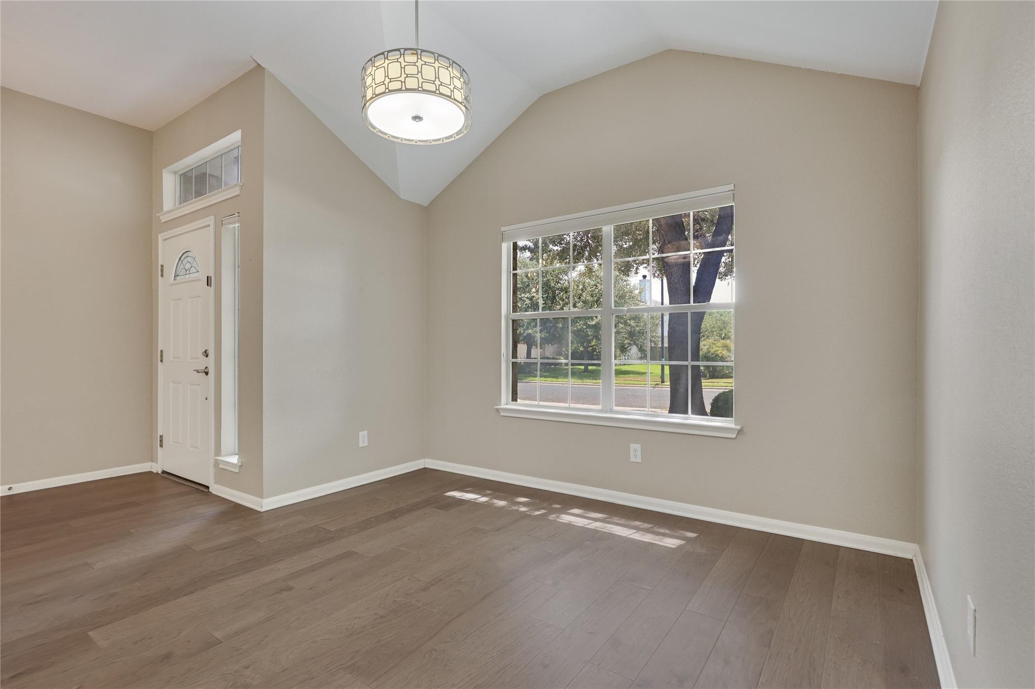 328 Hidden Brook LN — photo 5