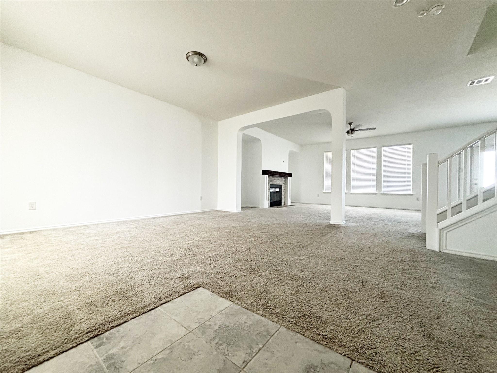 1720 Foxglove CIR — photo 4