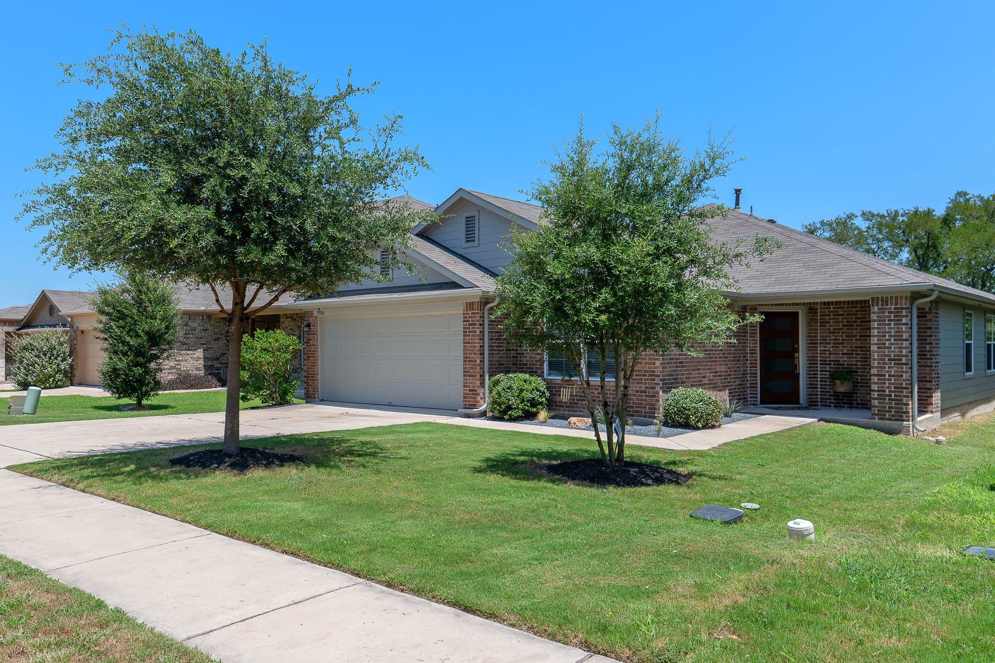 19304 Great Falls DR — photo 4