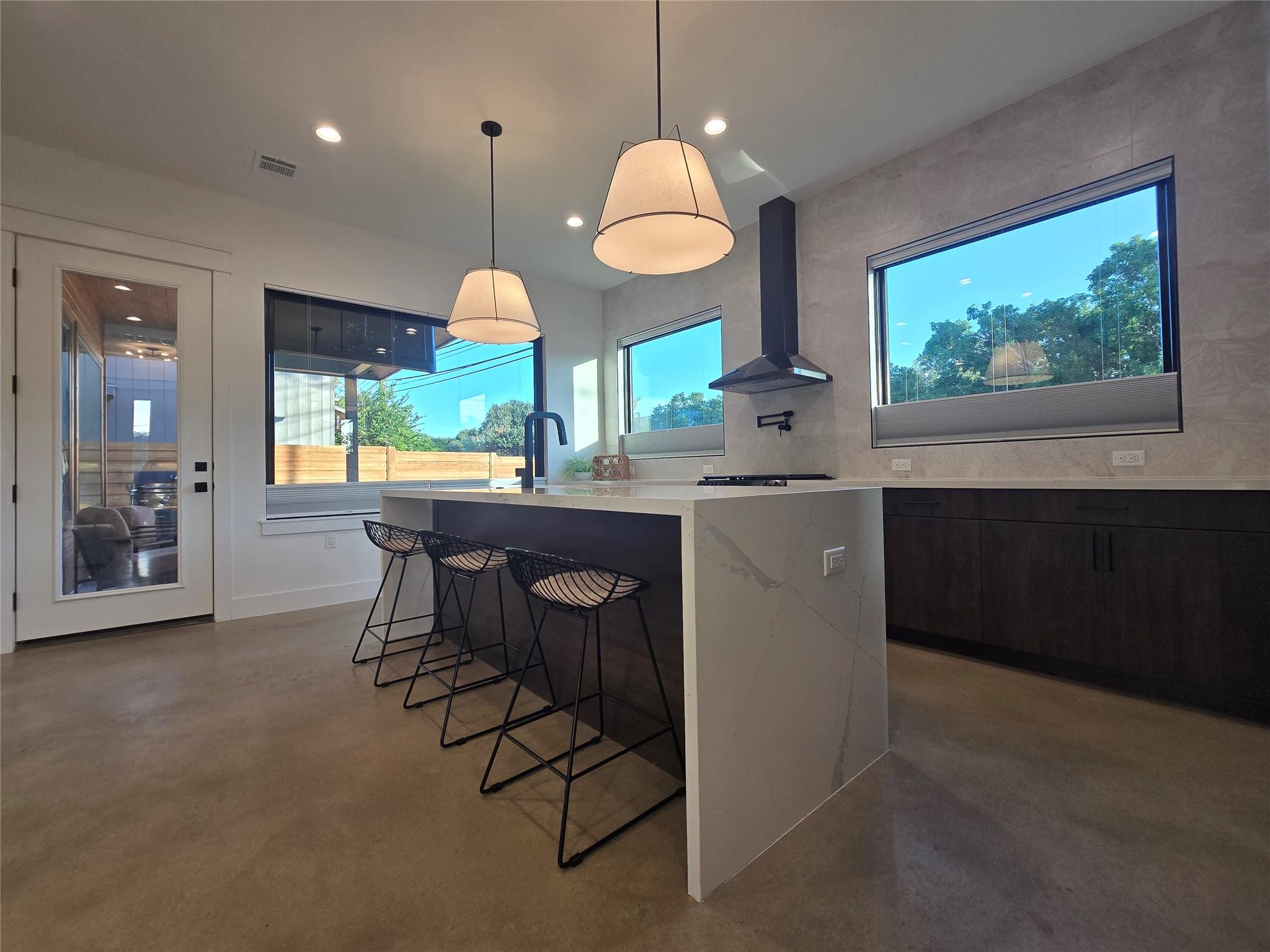 5301 Grover Ave — photo 3