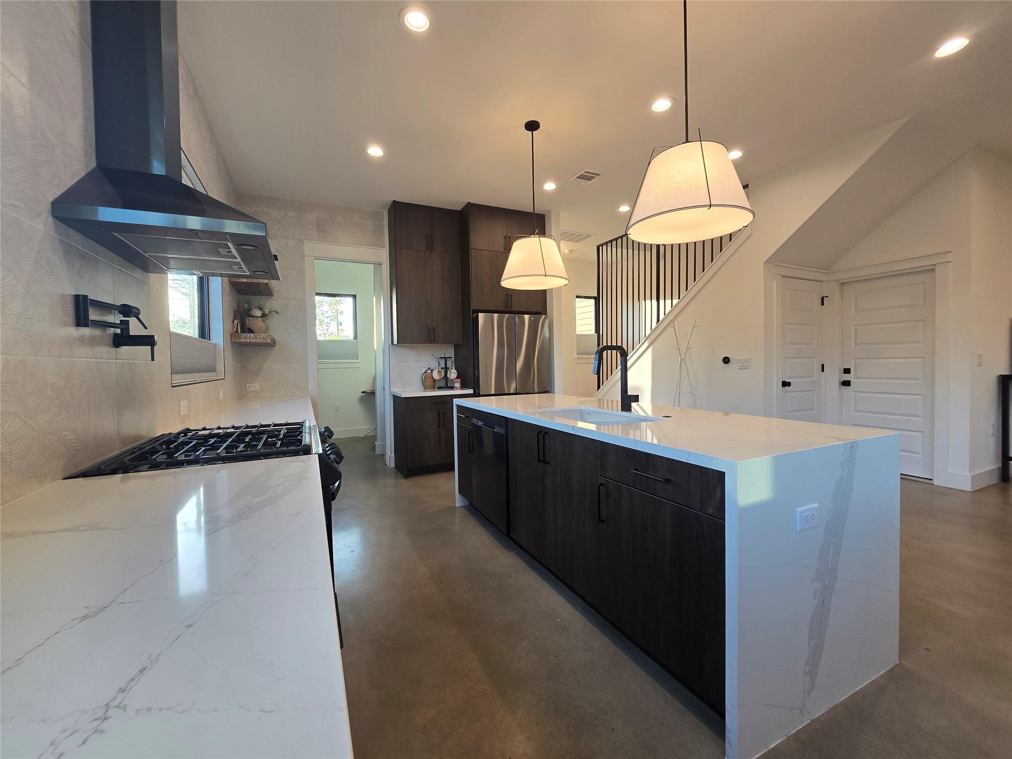 5301 Grover Ave — photo 5