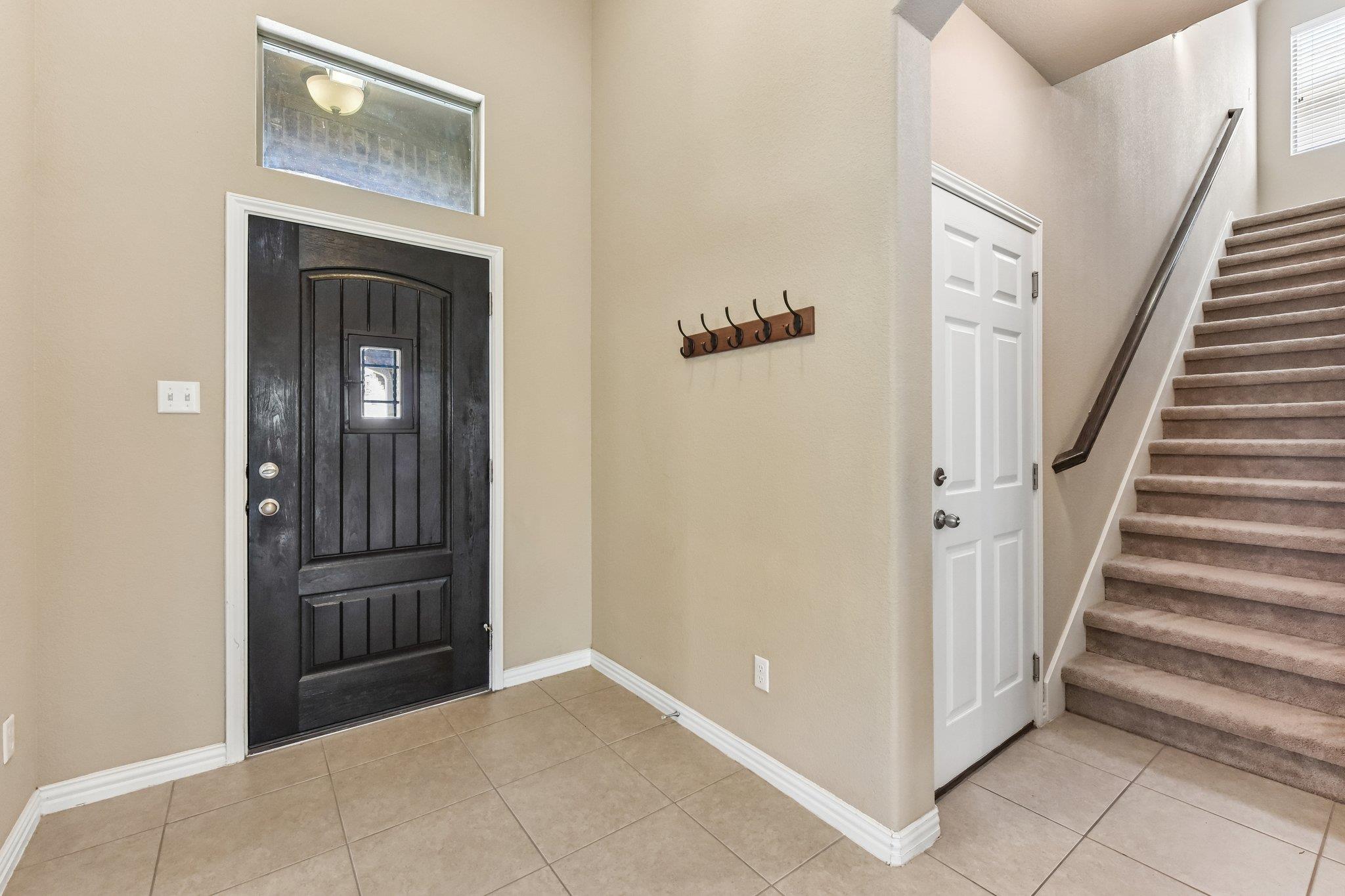 640 Loma Cedro BND — photo 3