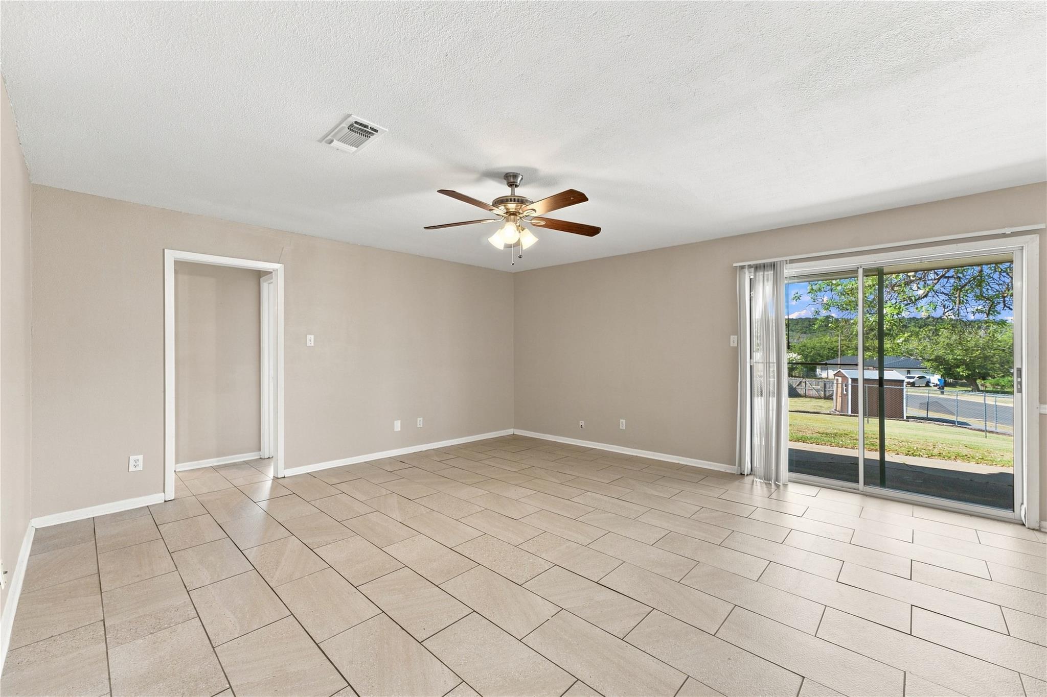 1017 Jackie Jo LN — photo 5