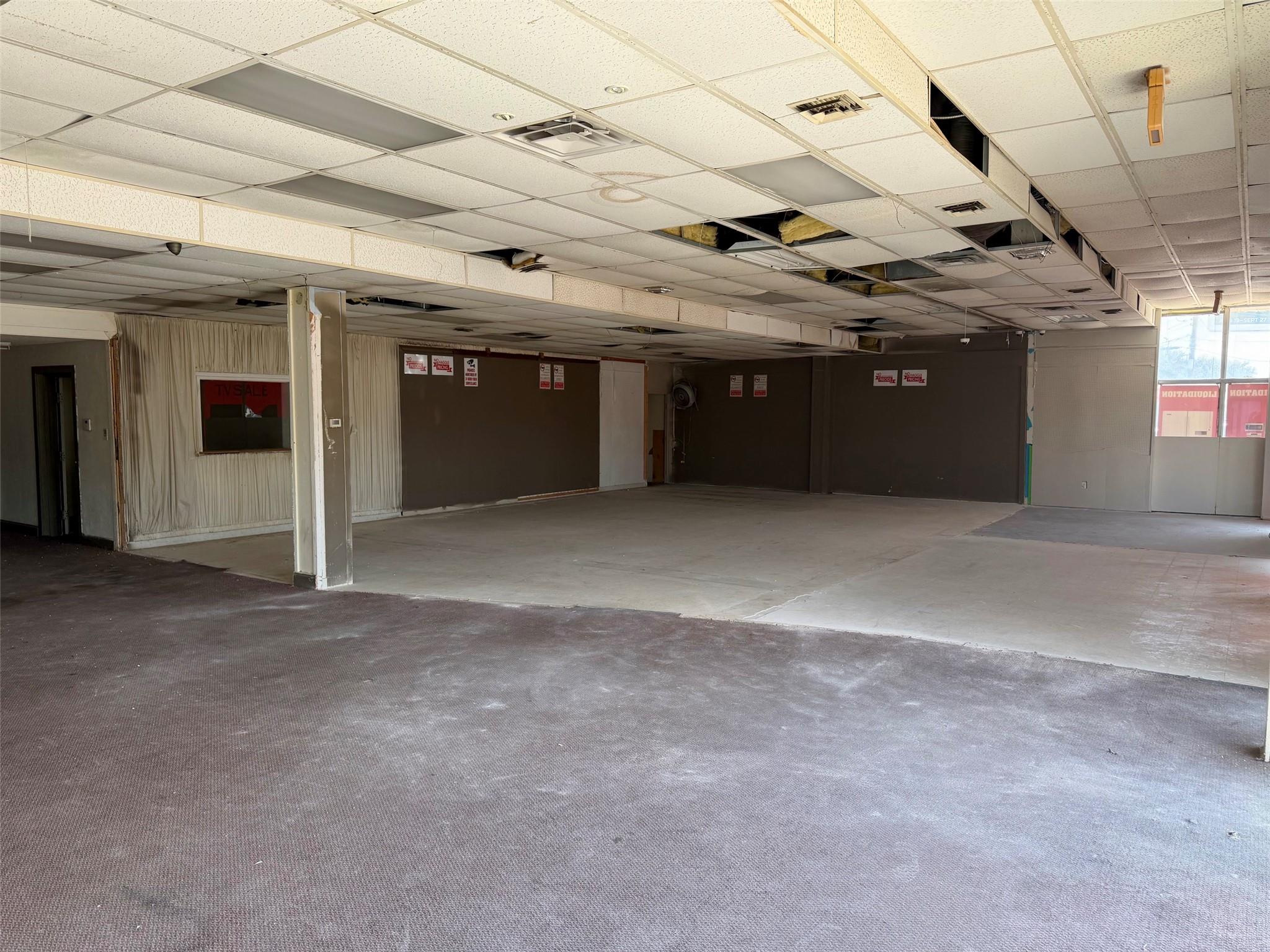 8231 Burnet RD — photo 3