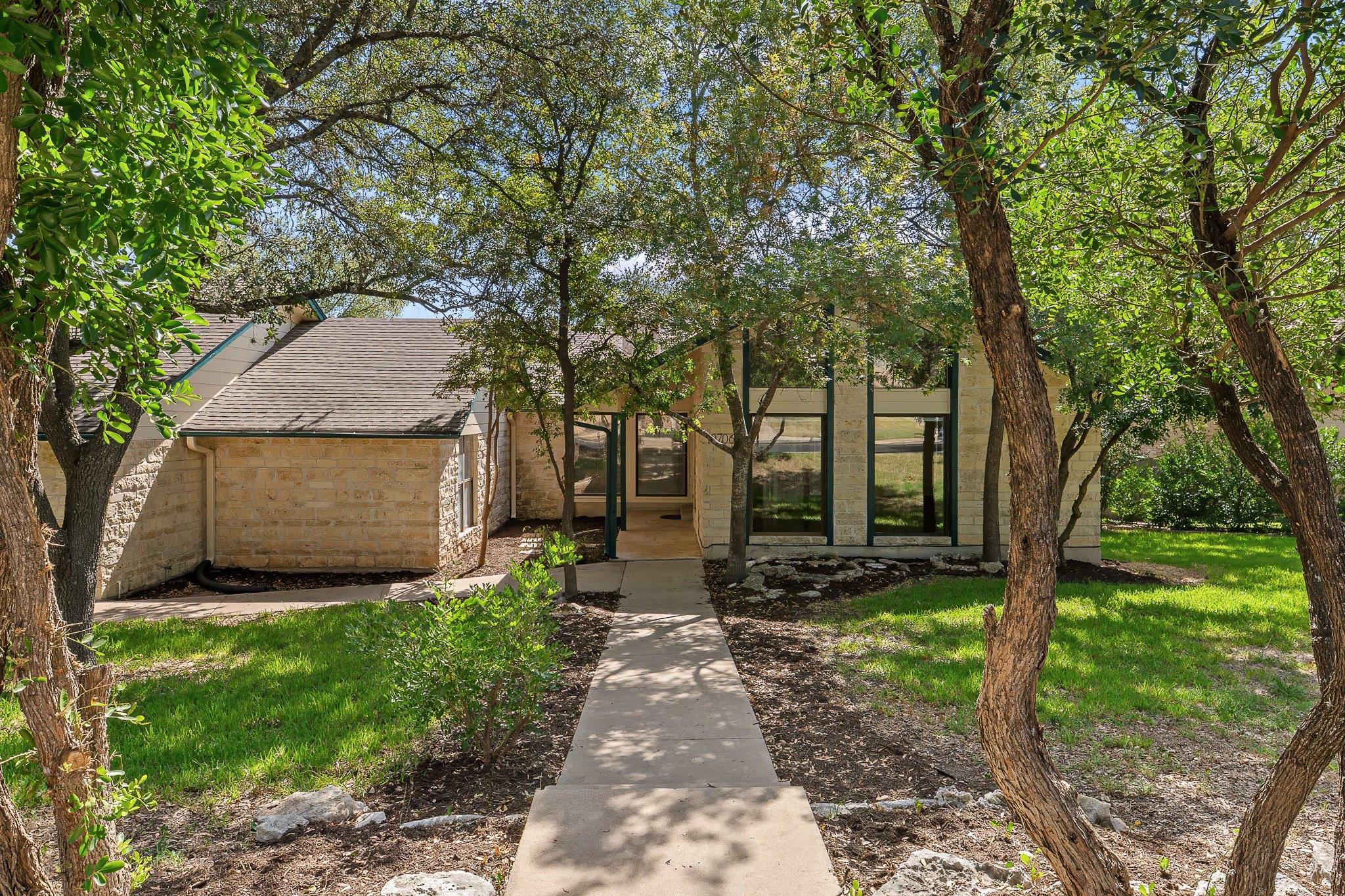 10706 Pickfair DR