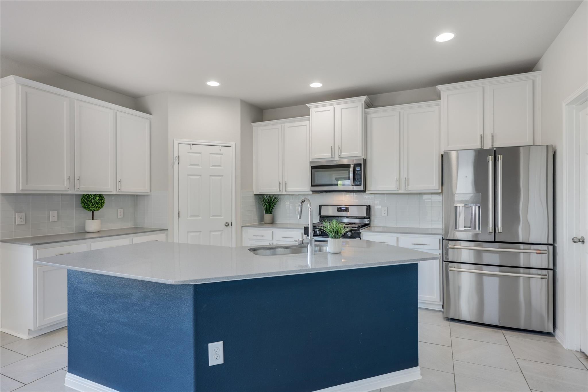 913 Boatswain WAY #195 — photo 3