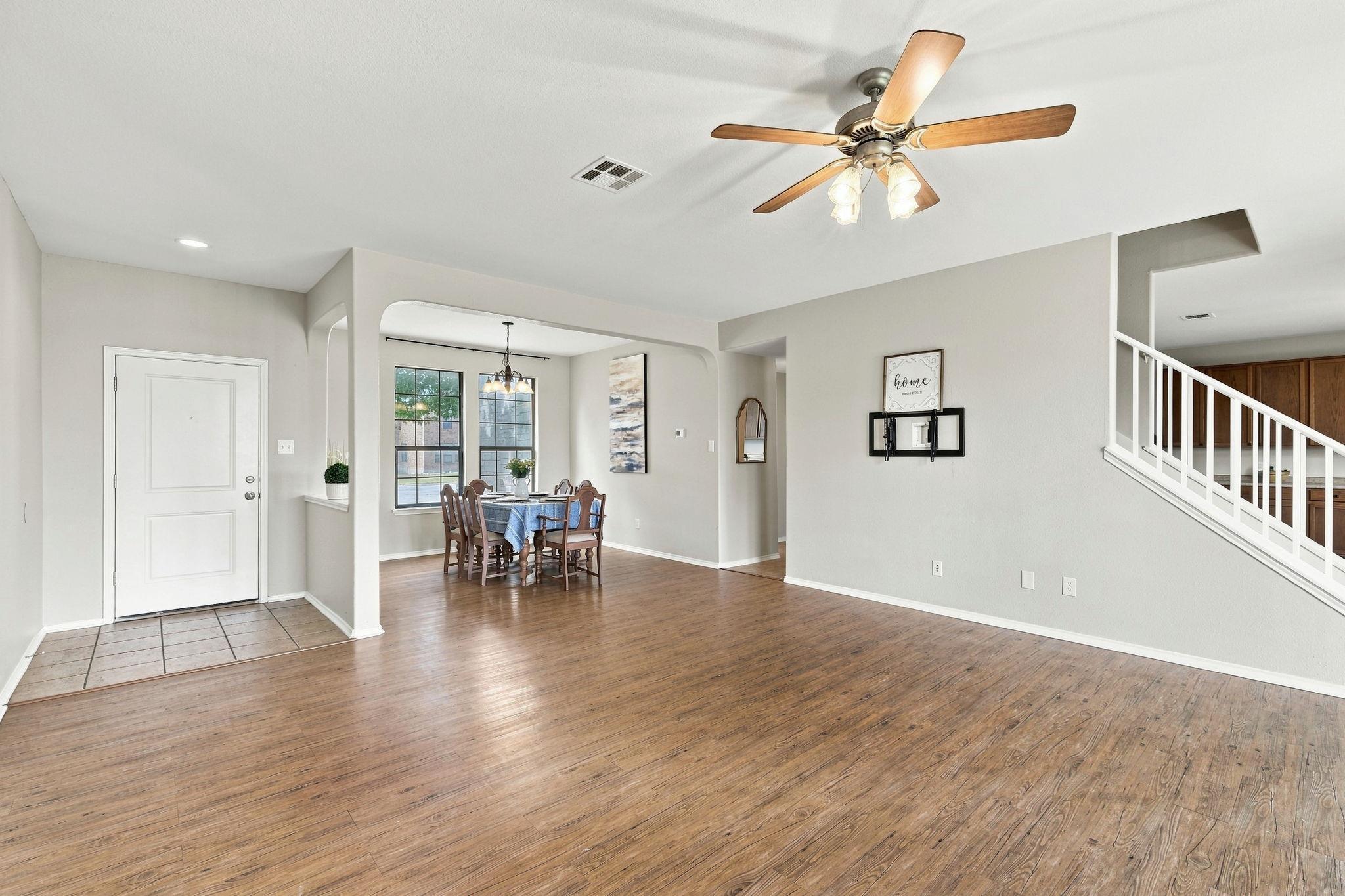 1660 Bayland ST — photo 5