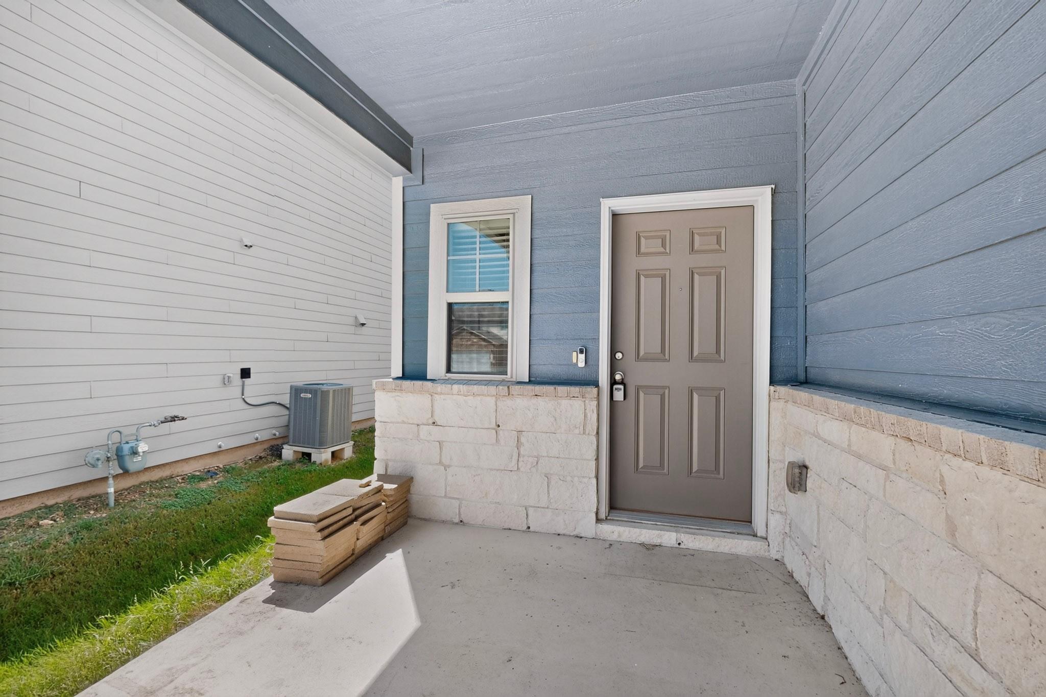 225 English Oak ST — photo 3