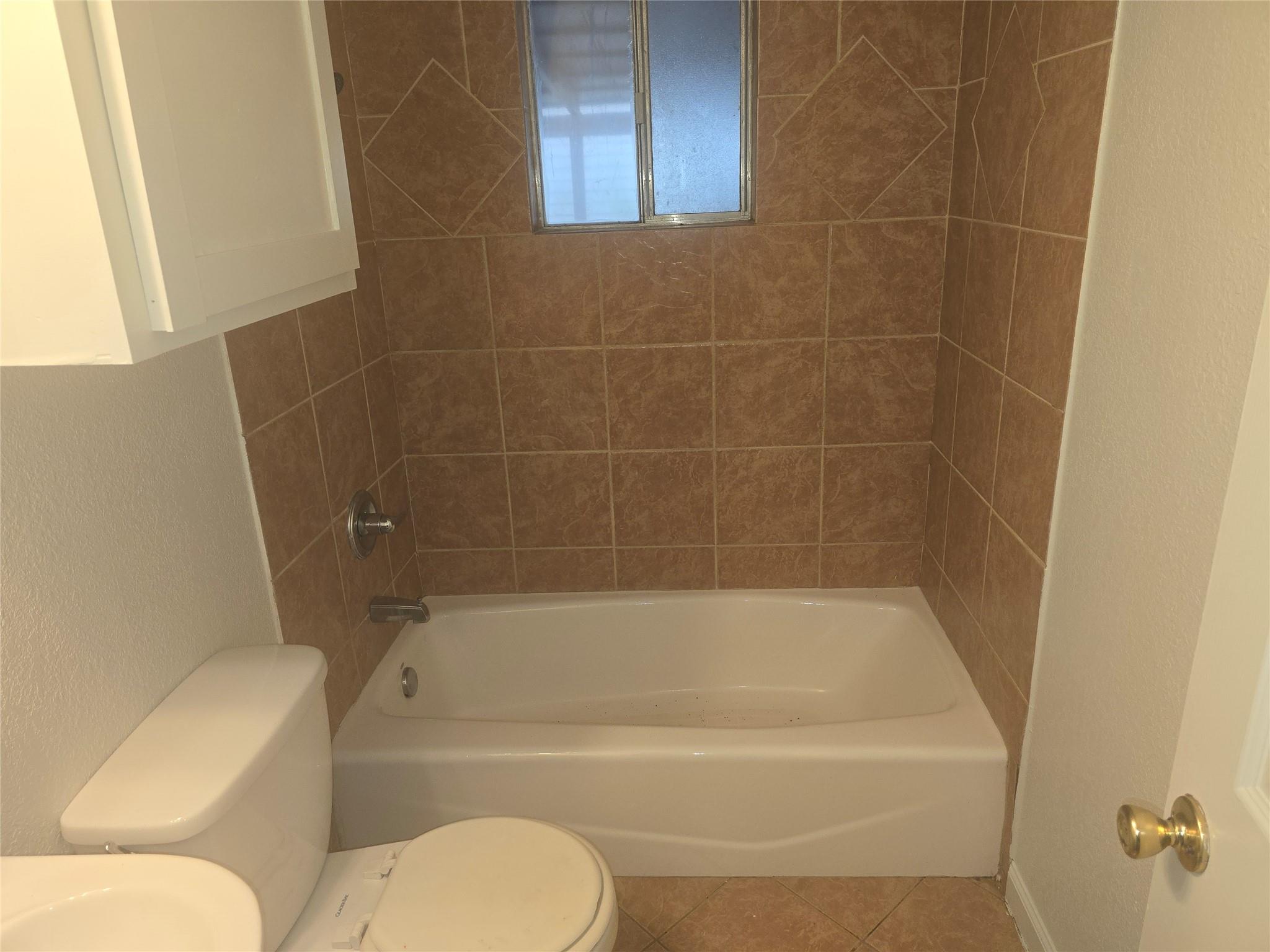 804 Lexington ST — photo 4