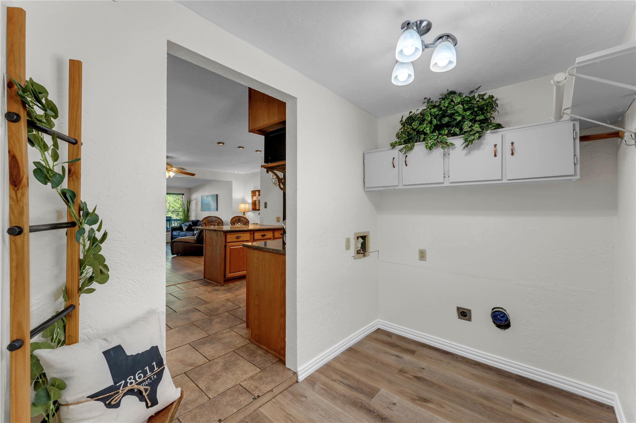129 Ponderosa Point DR — photo 4