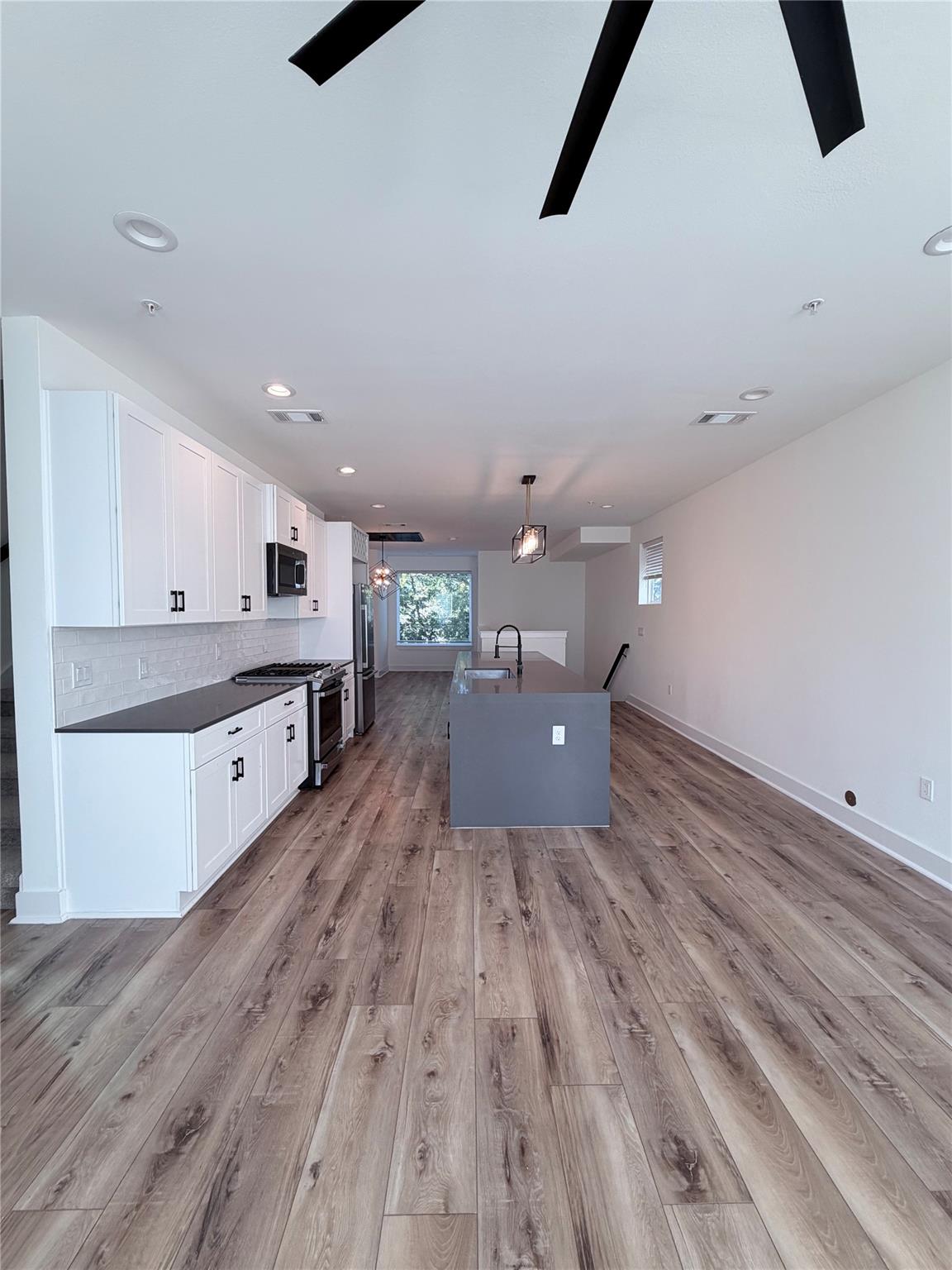 1417 Kramer Ln #23 — photo 4