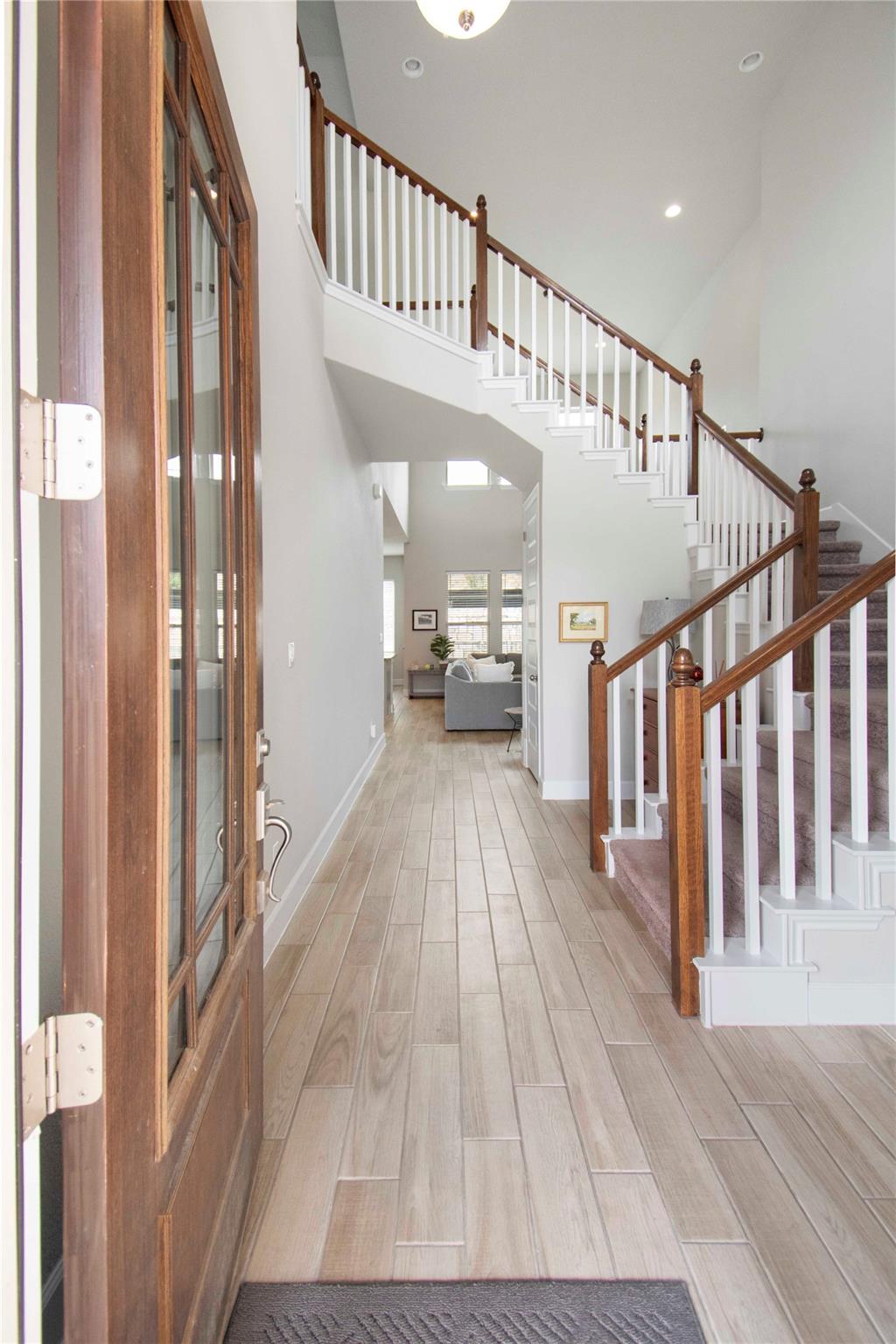 231 Village Oak DR — photo 4