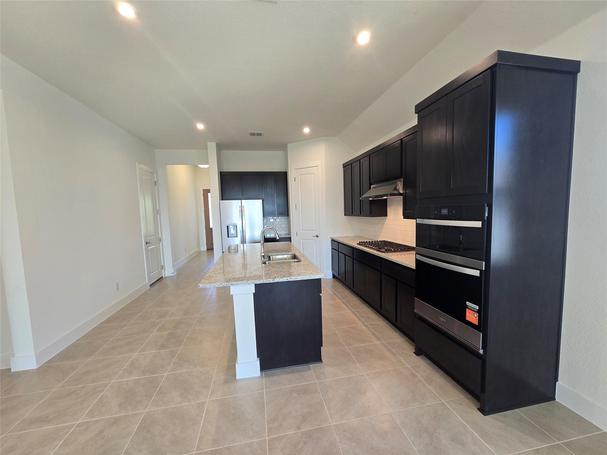 8512 Red Bottle Brush RD — photo 4