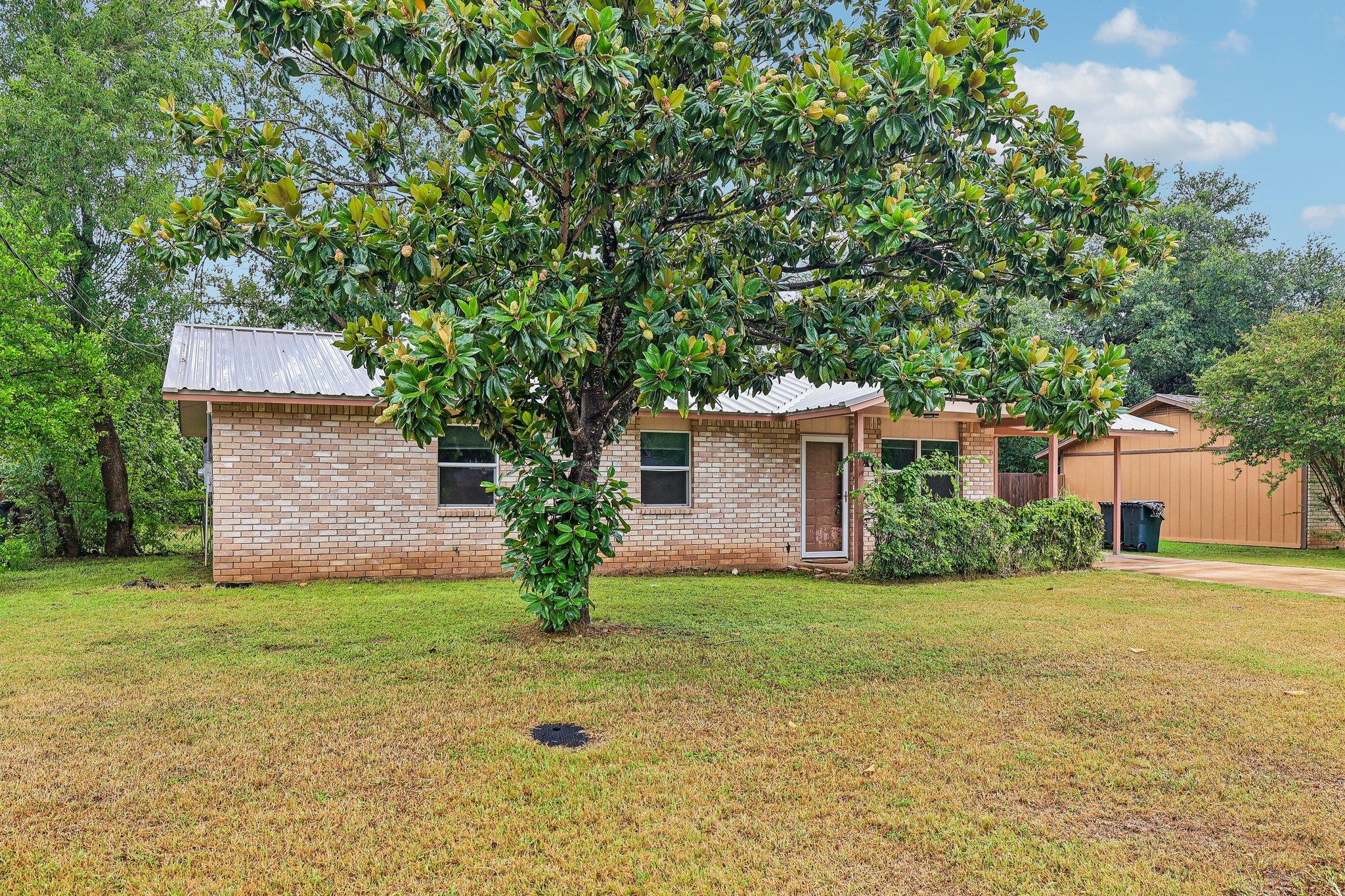 410 Magnolia ST — photo 3