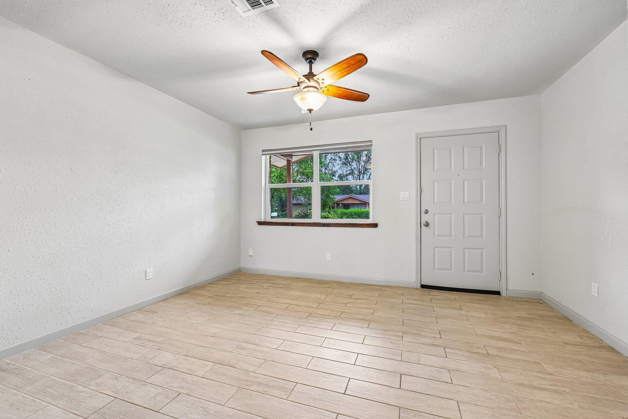 410 Magnolia ST — photo 4
