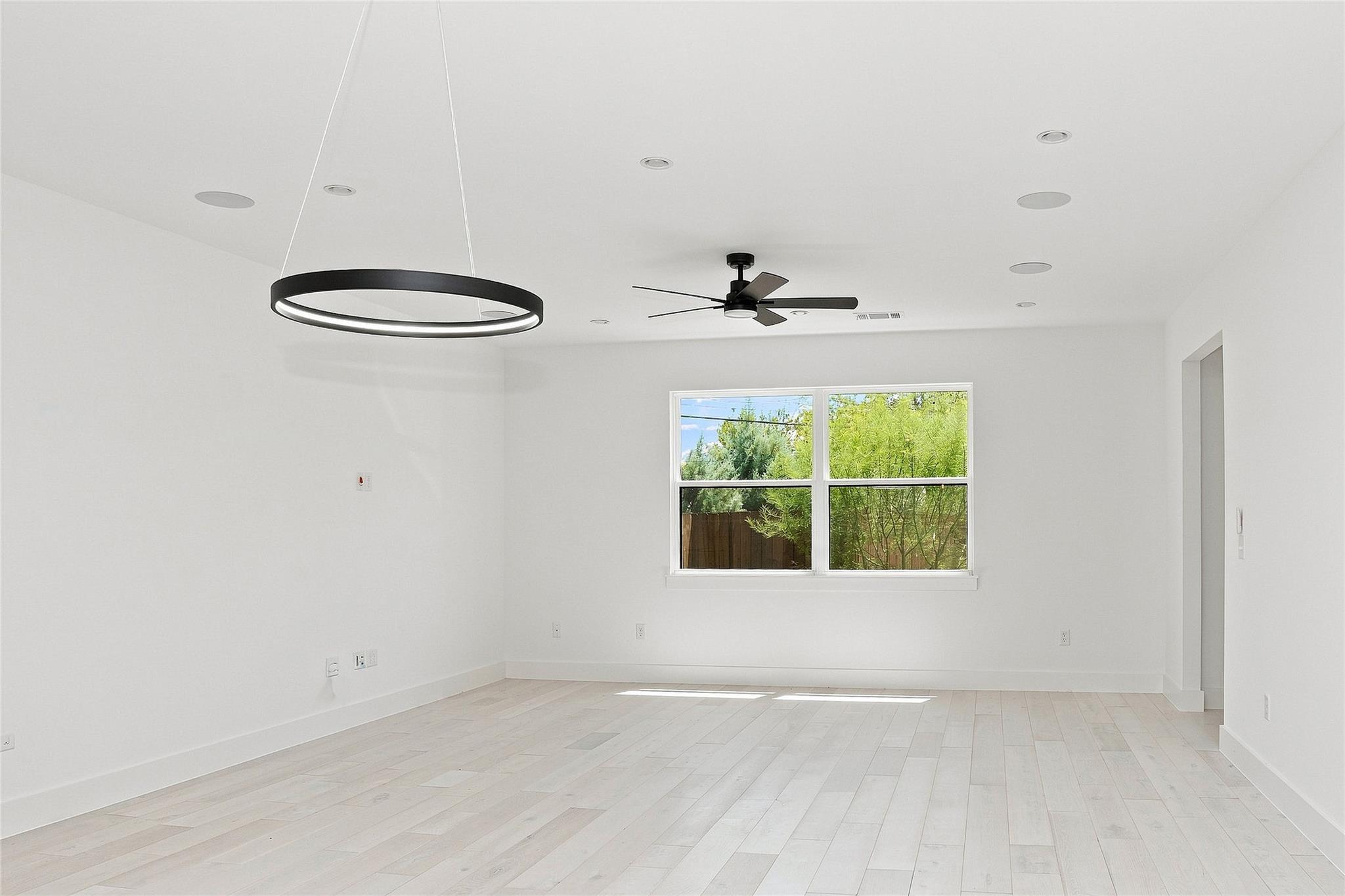 1500 Sylvan Glade #A — photo 4