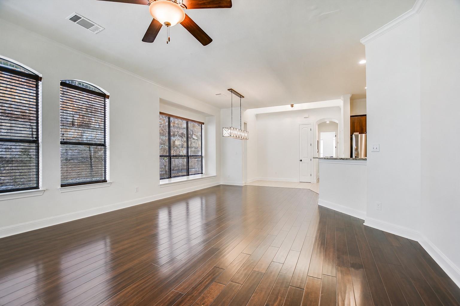 207 Enclave CIR — photo 4