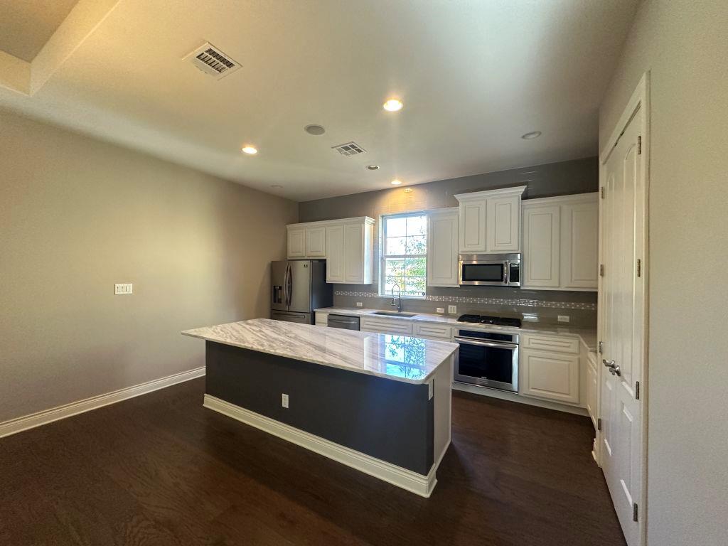 210 Versilia CIR — photo 4