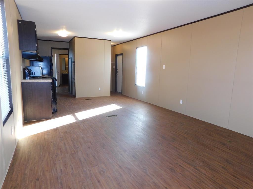 201 China Garden LN — photo 3