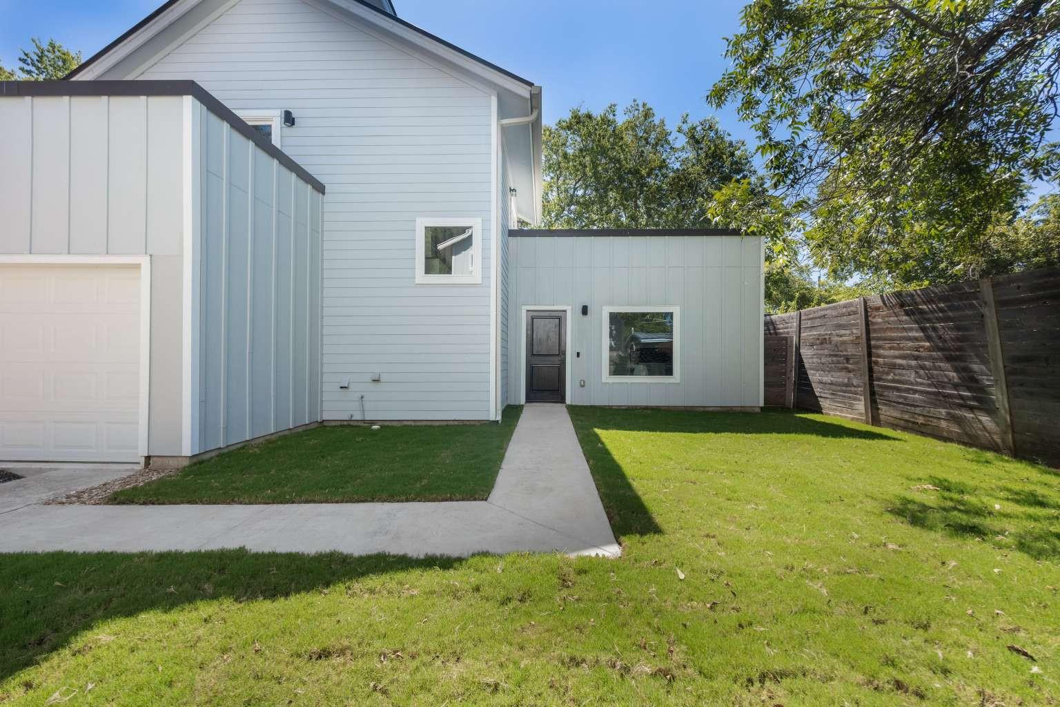 917 Vargas RD #B — photo 4