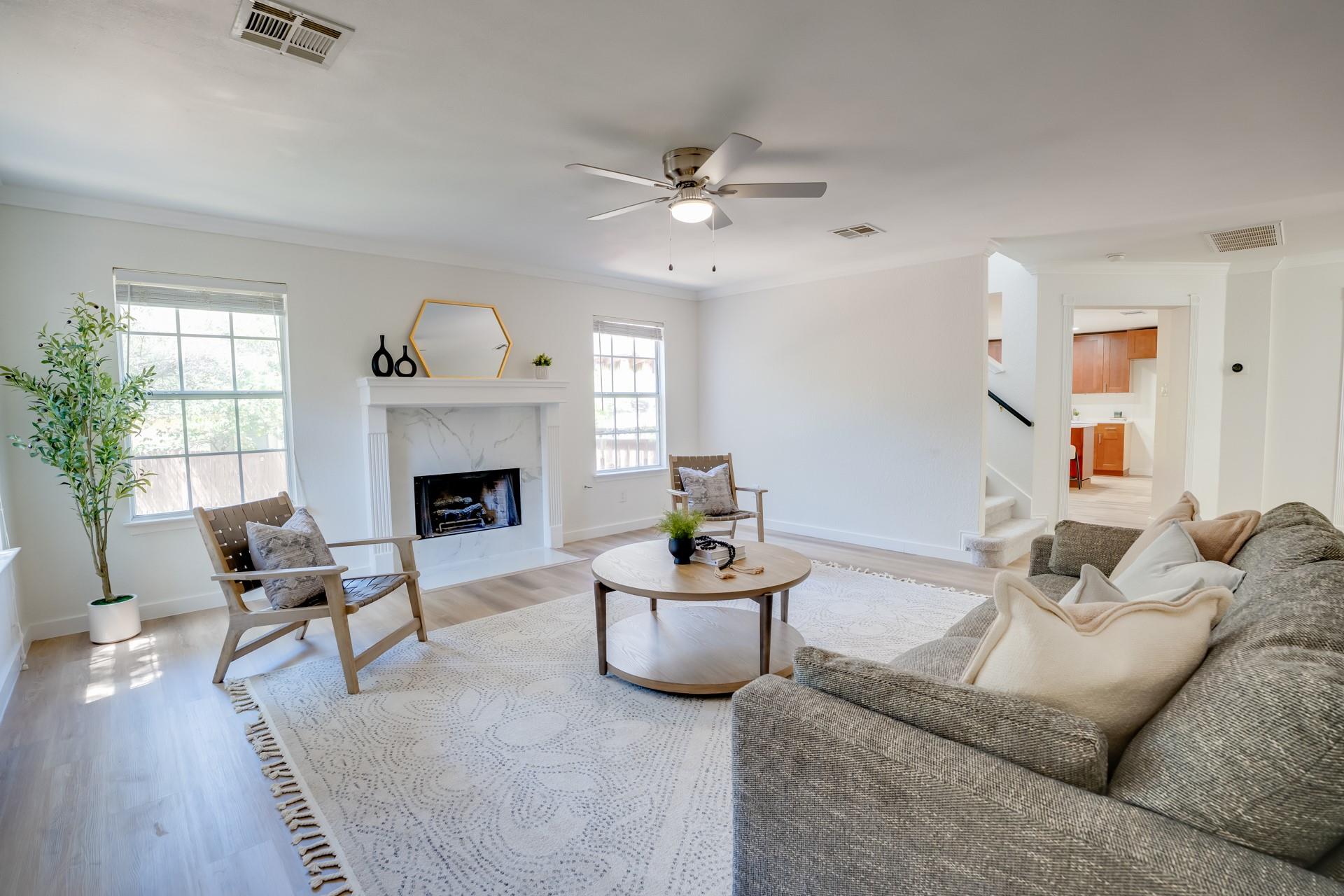 1705 Oakmont LN — photo 3