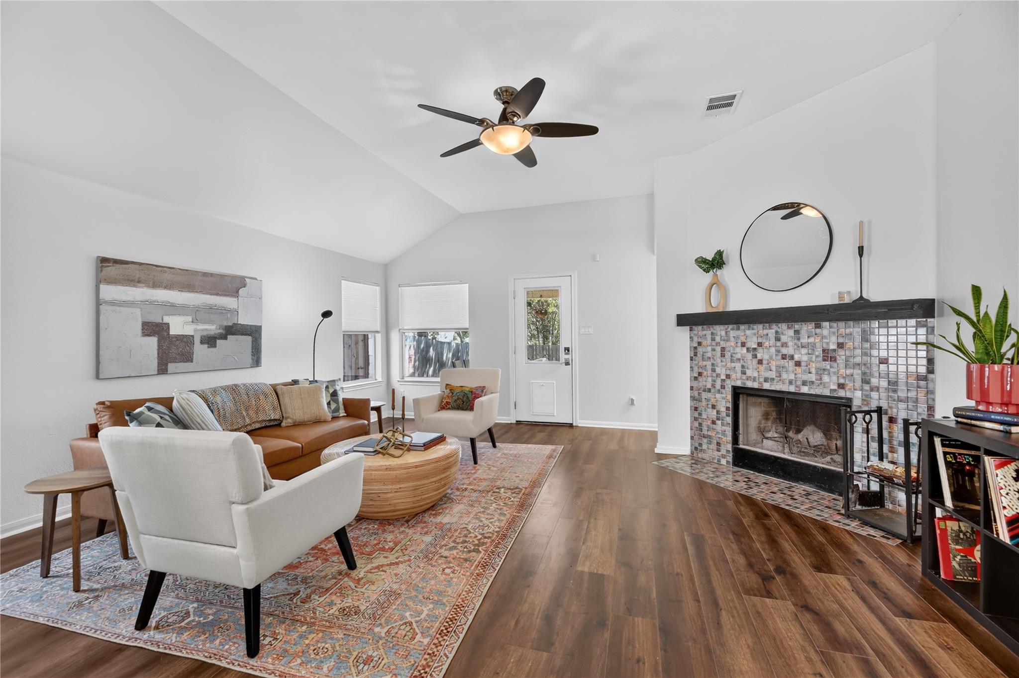 9213 Grant Forest DR — photo 3