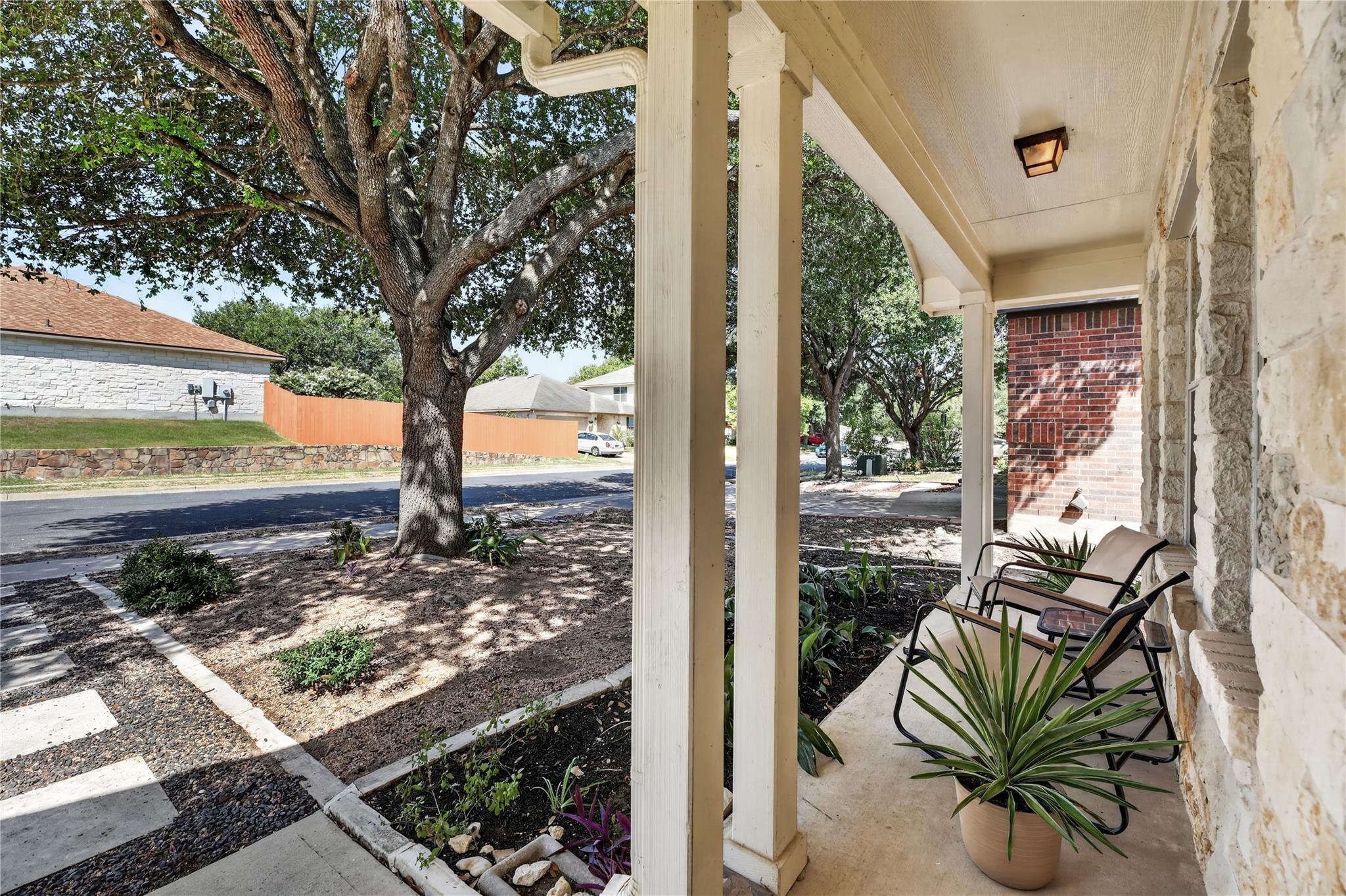 9213 Grant Forest DR — photo 4