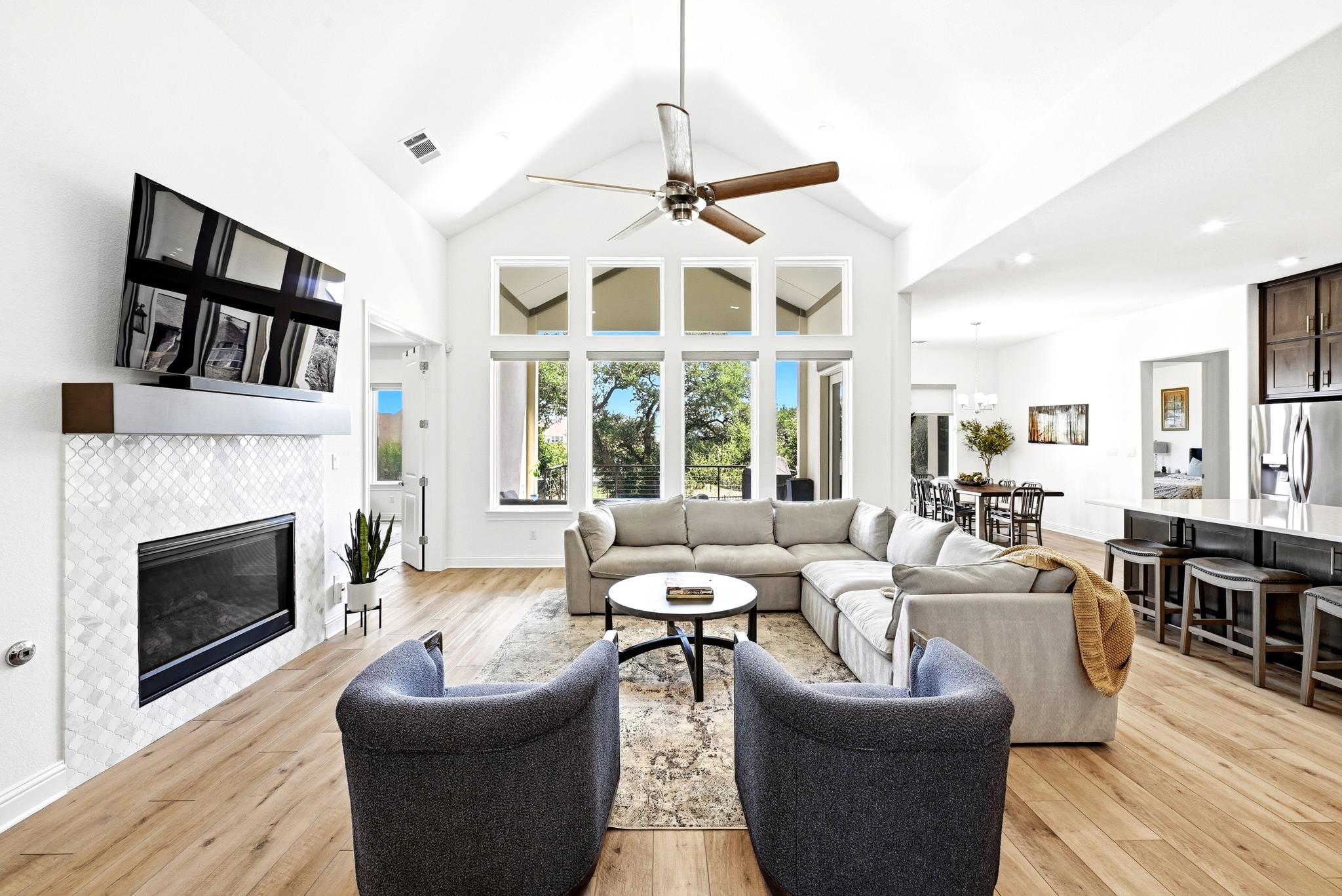 266 Angelina Valley DR — photo 4
