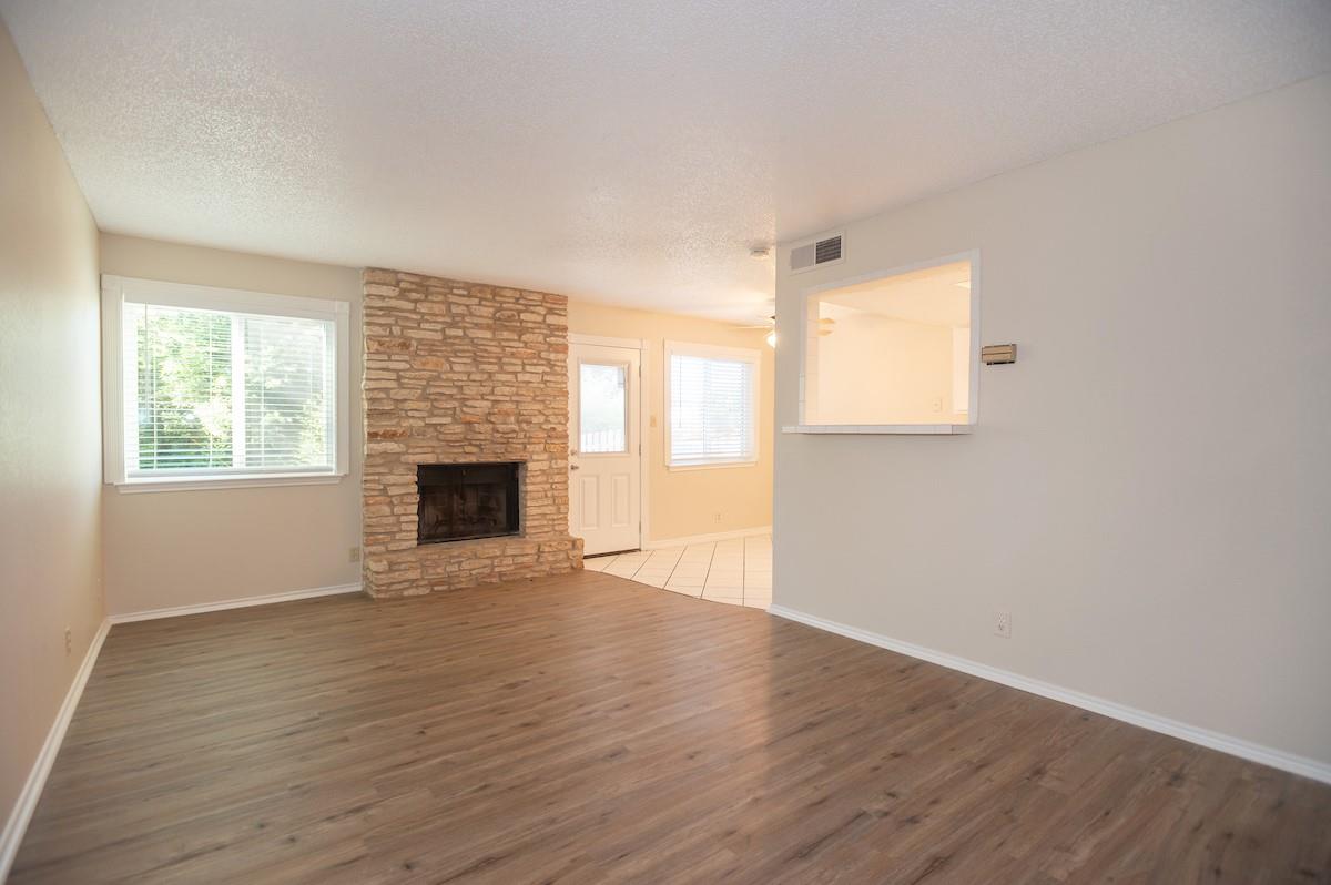 925 Chisholm CV — photo 3