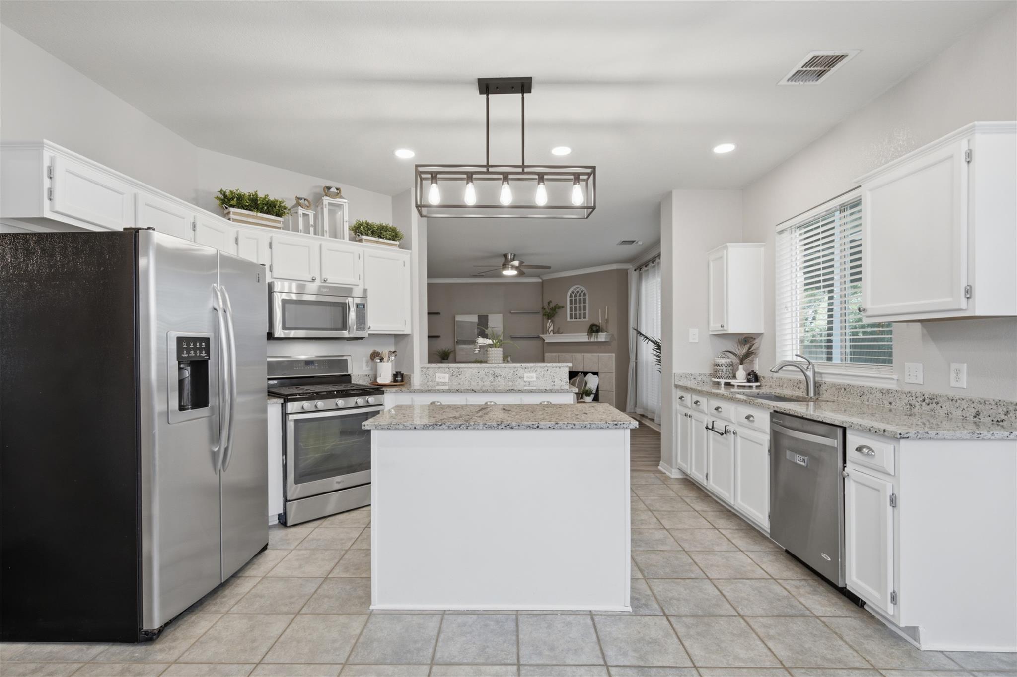 2903 Pioneer WAY — photo 3
