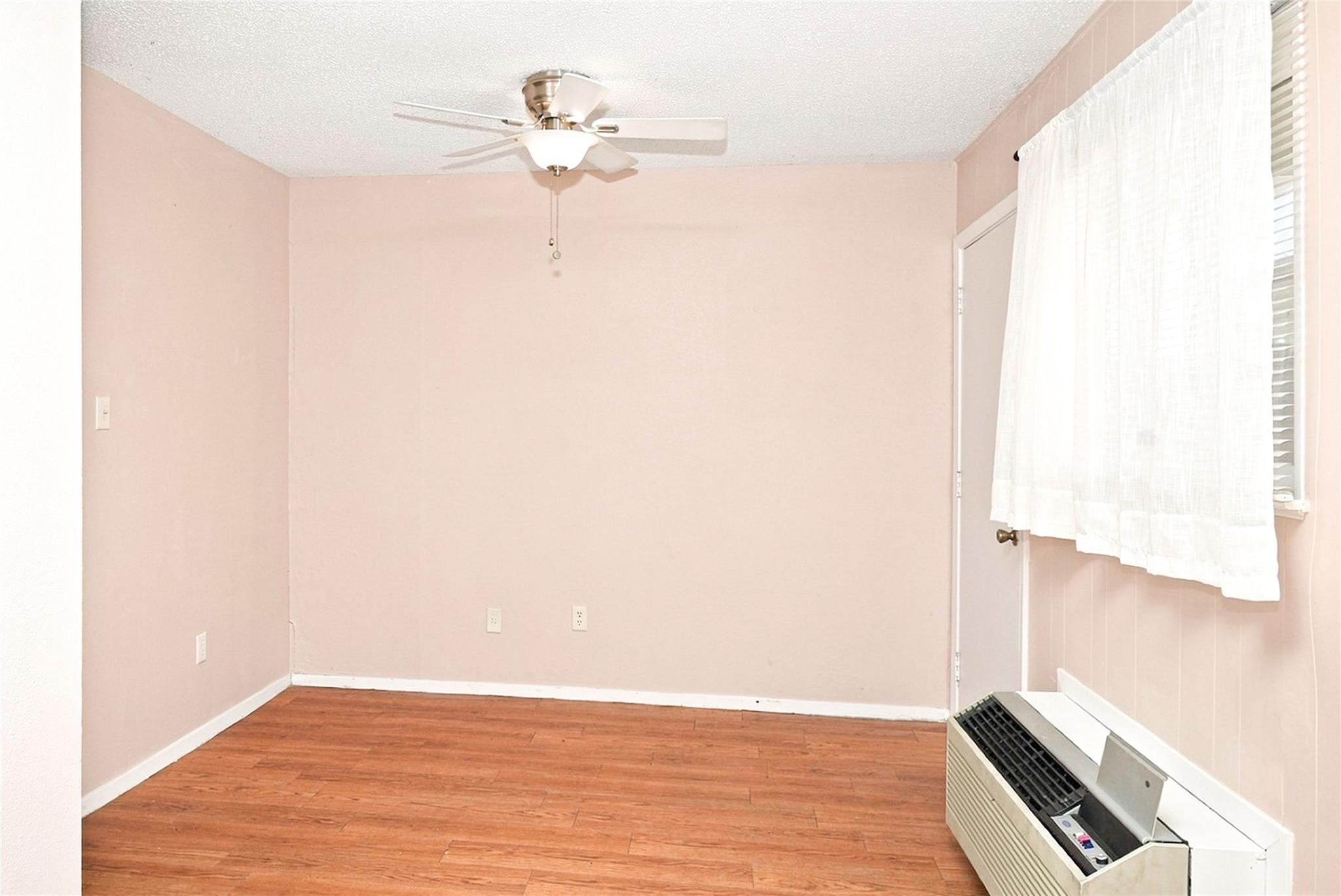 400 34th ST #012345678900 - Unit 104 — photo 4