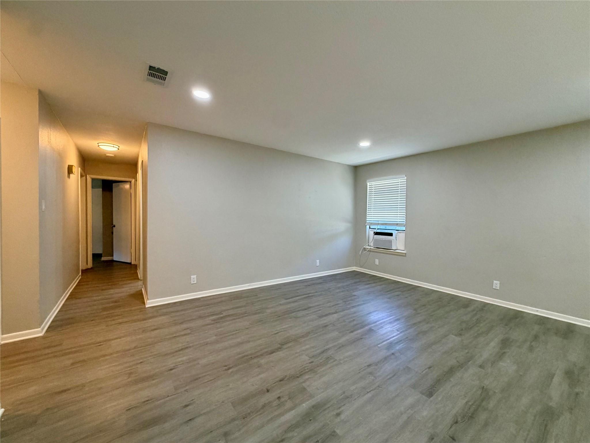 1403 Long Branch DR — photo 4